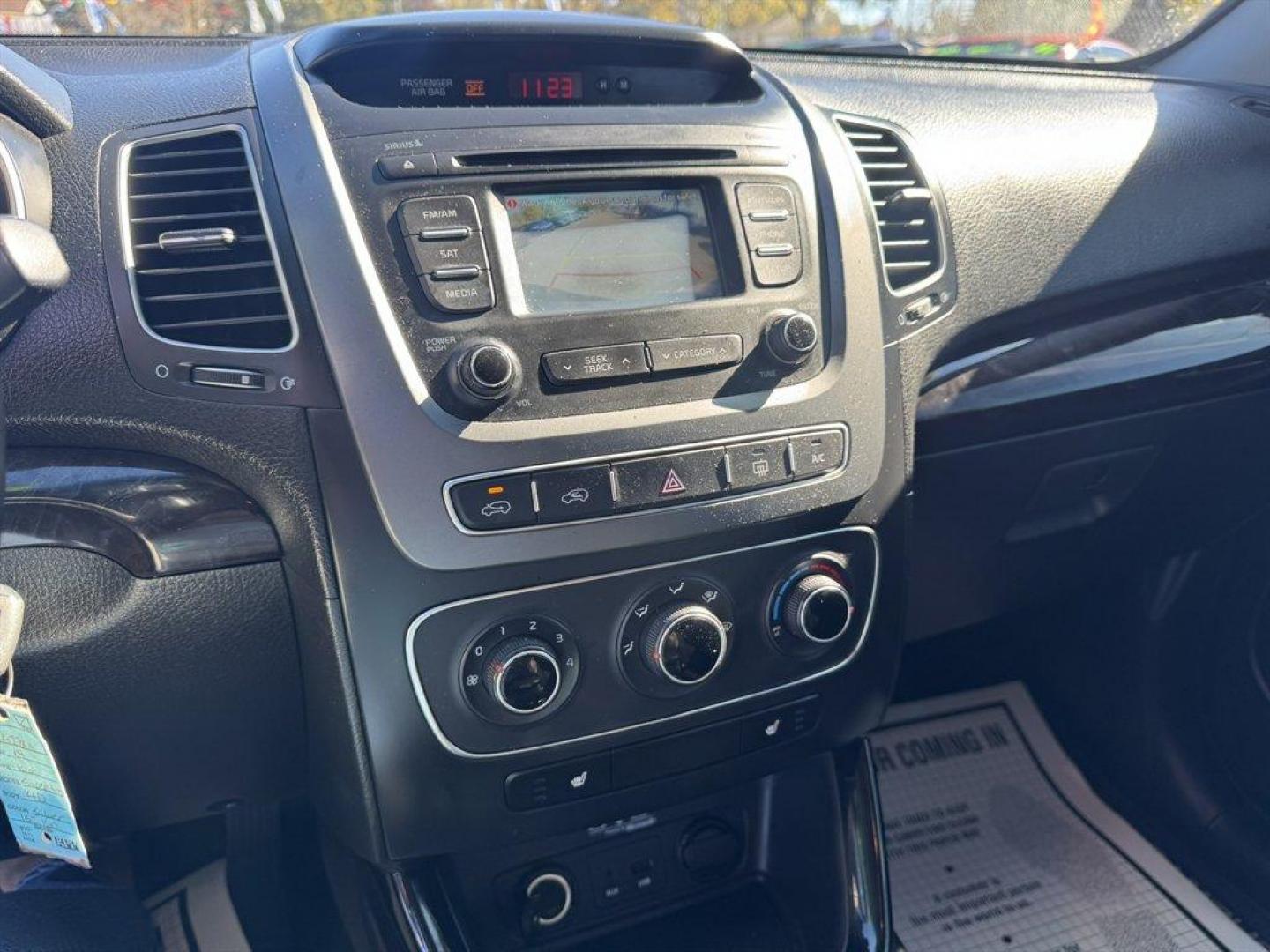 2014 White /Black Kia Sorento (5XYKTCA68EG) with an 2.4l I-4 DI Dohc 2.4l engine, Automatic transmission, located at 745 East Steele Rd., West Columbia, SC, 29170, (803) 755-9148, 33.927212, -81.148483 - Special Internet Price! 2014 Kia Sorento - Photo#13