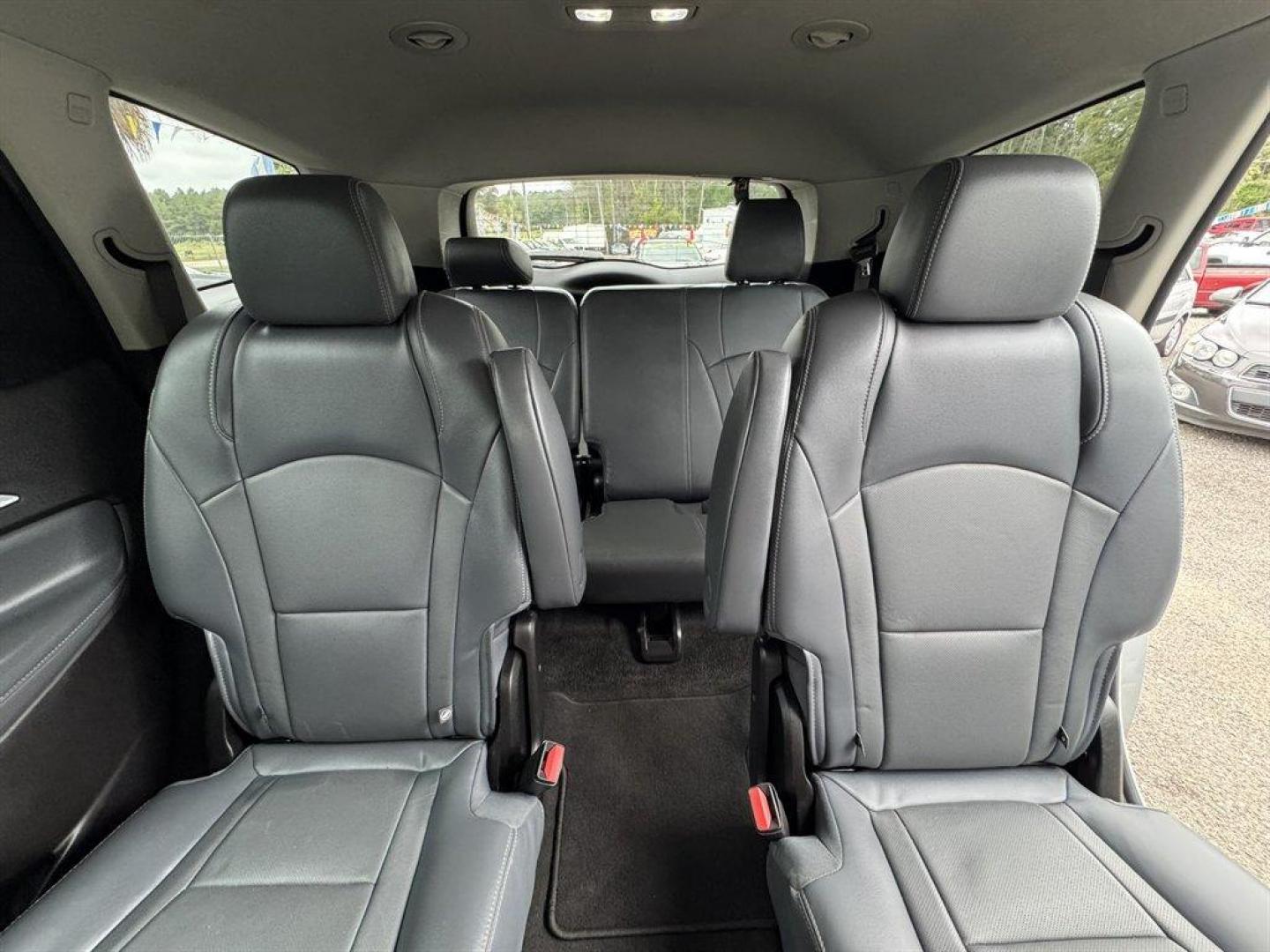 2020 Silver /Grey Buick Enclave (5GAERBKW3LJ) with an 3.6l V6 Sidi Dohc 3.6l engine, Automatic transmission, located at 745 East Steele Rd., West Columbia, SC, 29170, (803) 755-9148, 33.927212, -81.148483 - Special Internet Price! 2020 Buick Enclave - Photo#22