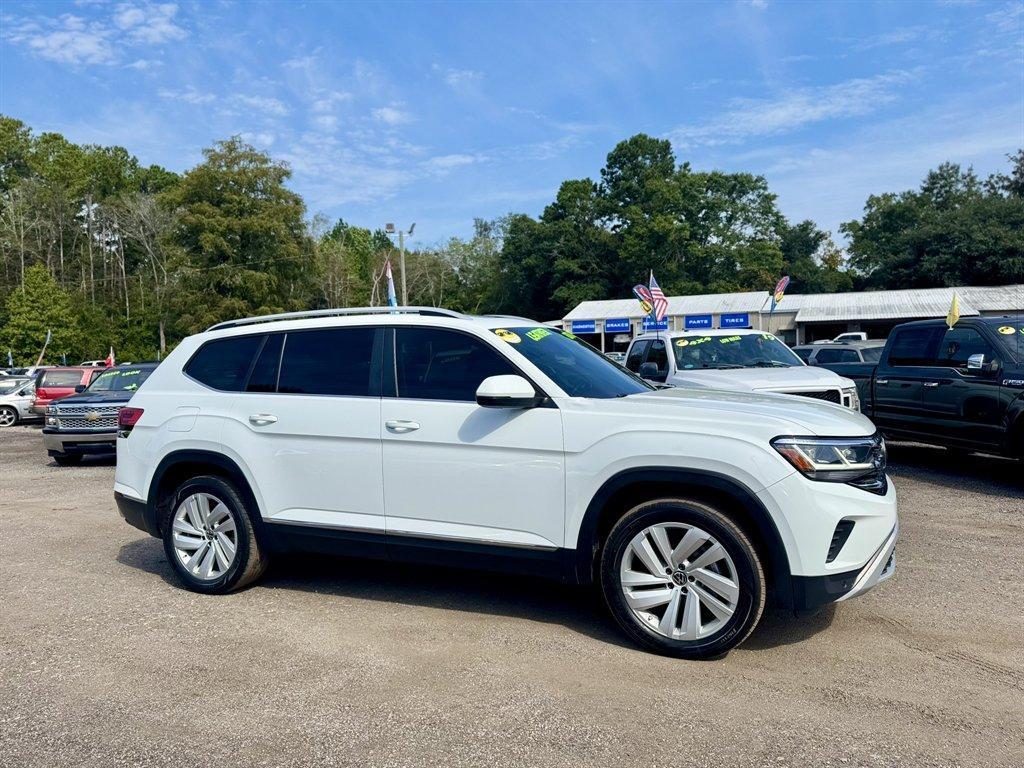 2021 White /Black Volkswagen Atlas (1V2ER2CA3MC) with an 3.6l V6 FSI Dohc 3.6l engine, Automatic transmission, located at 745 East Steele Rd., West Columbia, SC, 29170, (803) 755-9148, 33.927212, -81.148483 - Special Internet Price! 2021 Volkswagen Atlas - Photo#2