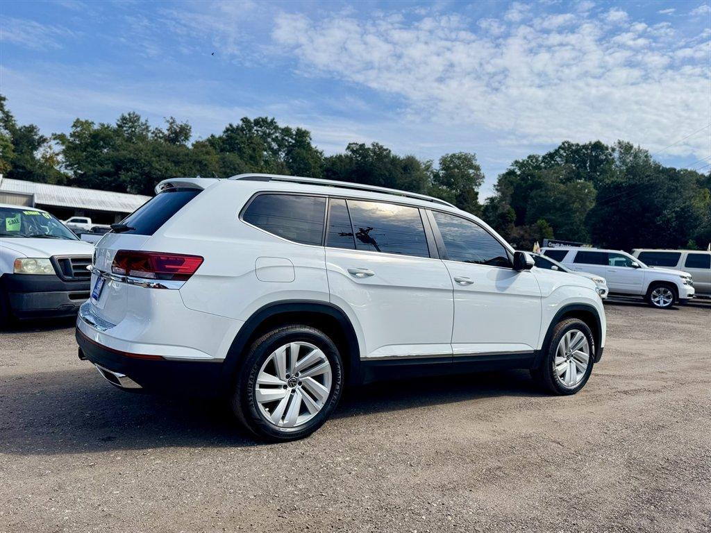 2021 White /Black Volkswagen Atlas (1V2ER2CA3MC) with an 3.6l V6 FSI Dohc 3.6l engine, Automatic transmission, located at 745 East Steele Rd., West Columbia, SC, 29170, (803) 755-9148, 33.927212, -81.148483 - Special Internet Price! 2021 Volkswagen Atlas - Photo#3