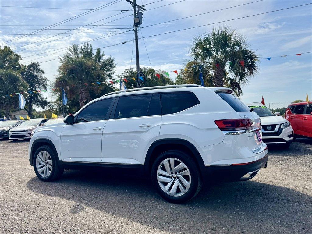 2021 White /Black Volkswagen Atlas (1V2ER2CA3MC) with an 3.6l V6 FSI Dohc 3.6l engine, Automatic transmission, located at 745 East Steele Rd., West Columbia, SC, 29170, (803) 755-9148, 33.927212, -81.148483 - Special Internet Price! 2021 Volkswagen Atlas - Photo#5