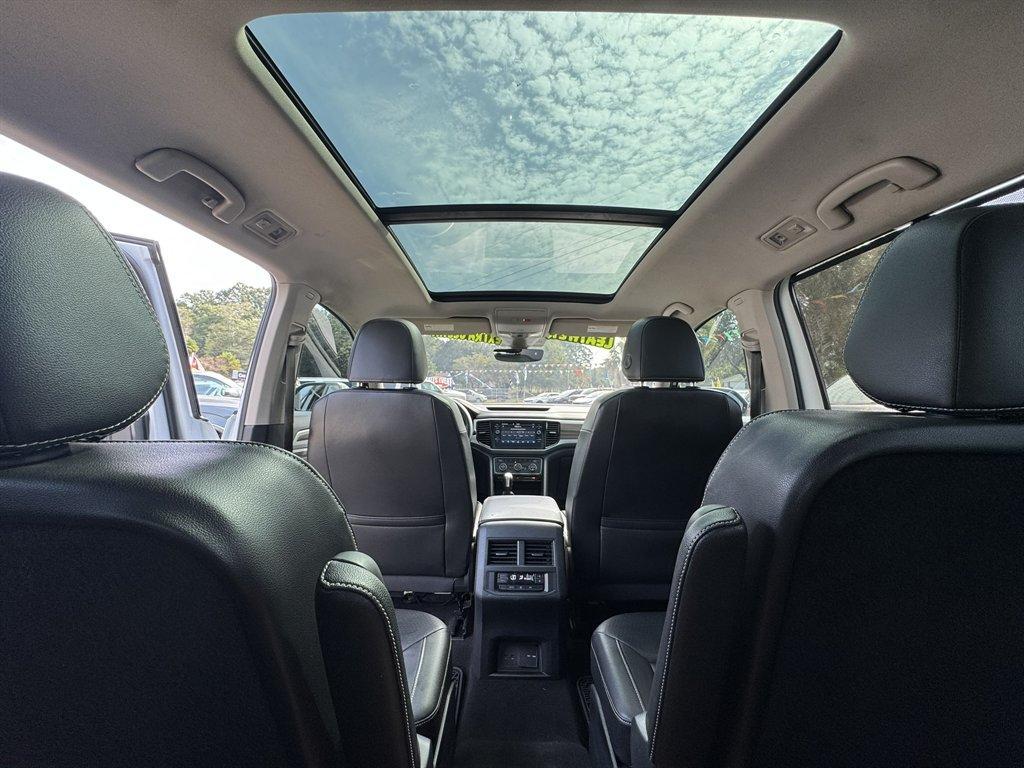 2021 White /Black Volkswagen Atlas (1V2ER2CA3MC) with an 3.6l V6 FSI Dohc 3.6l engine, Automatic transmission, located at 745 East Steele Rd., West Columbia, SC, 29170, (803) 755-9148, 33.927212, -81.148483 - Special Internet Price! 2021 Volkswagen Atlas - Photo#17