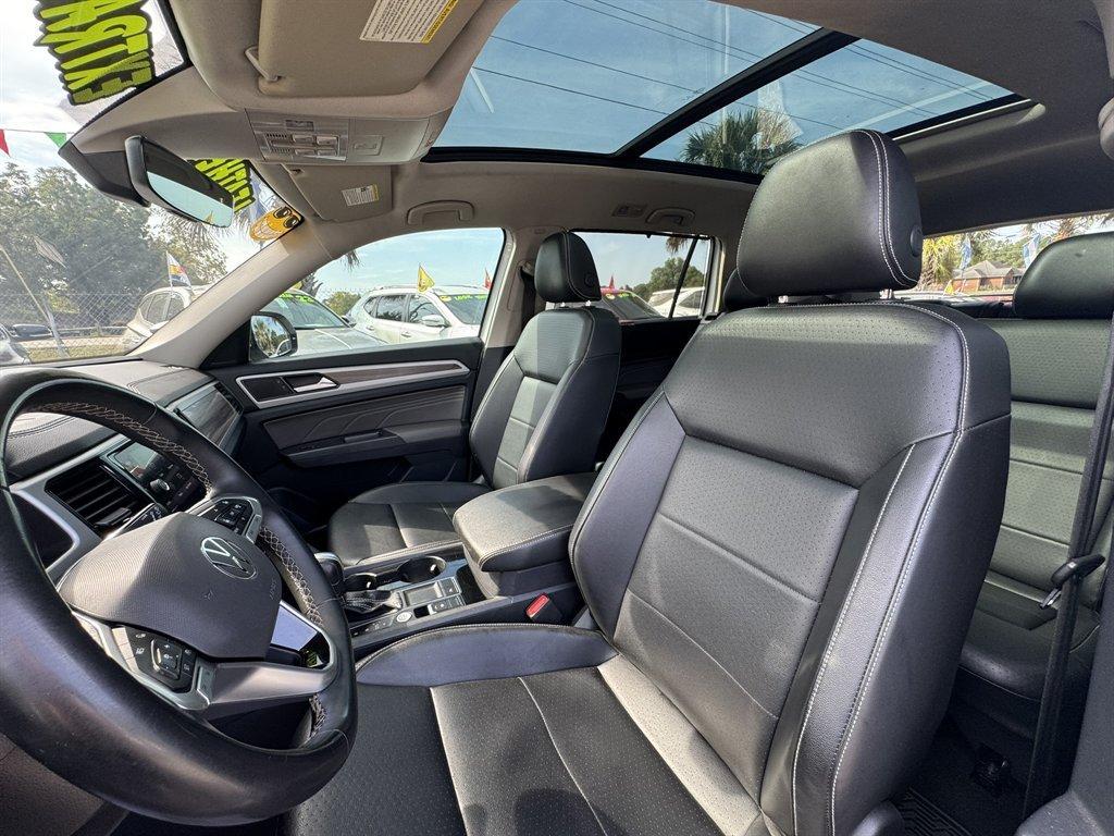 2021 White /Black Volkswagen Atlas (1V2ER2CA3MC) with an 3.6l V6 FSI Dohc 3.6l engine, Automatic transmission, located at 745 East Steele Rd., West Columbia, SC, 29170, (803) 755-9148, 33.927212, -81.148483 - Special Internet Price! 2021 Volkswagen Atlas - Photo#21