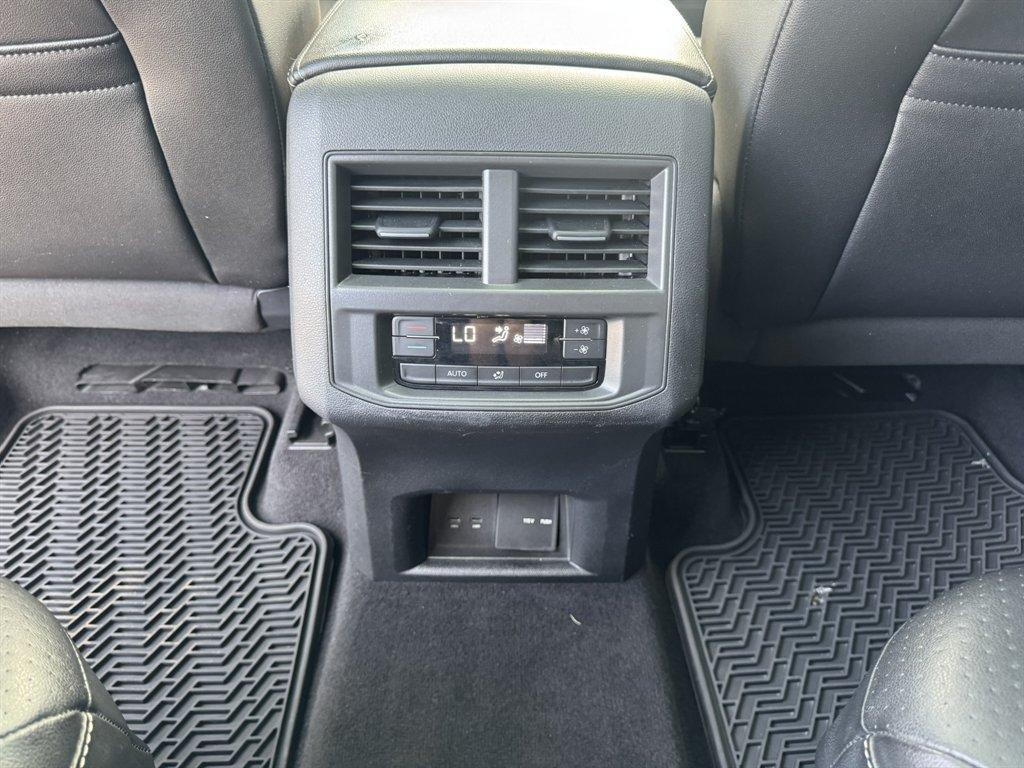 2021 White /Black Volkswagen Atlas (1V2ER2CA3MC) with an 3.6l V6 FSI Dohc 3.6l engine, Automatic transmission, located at 745 East Steele Rd., West Columbia, SC, 29170, (803) 755-9148, 33.927212, -81.148483 - Special Internet Price! 2021 Volkswagen Atlas - Photo#25