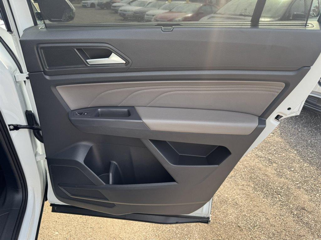 2021 White /Black Volkswagen Atlas (1V2ER2CA3MC) with an 3.6l V6 FSI Dohc 3.6l engine, Automatic transmission, located at 745 East Steele Rd., West Columbia, SC, 29170, (803) 755-9148, 33.927212, -81.148483 - Special Internet Price! 2021 Volkswagen Atlas - Photo#27