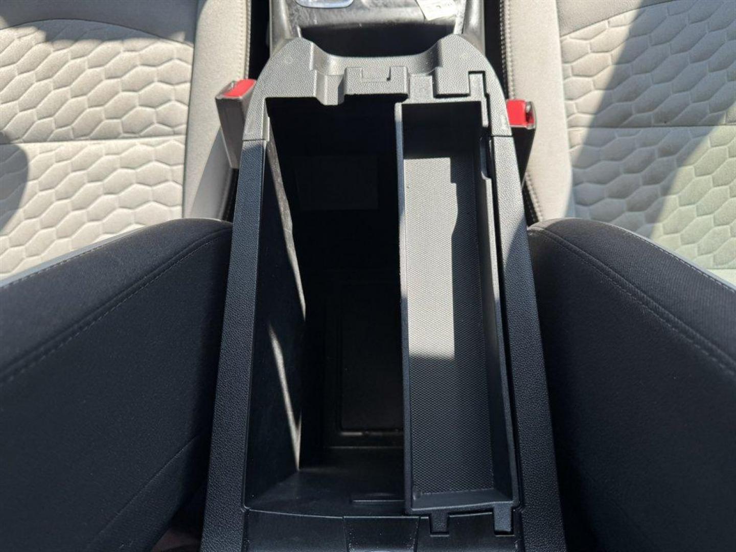 2021 Silver /Cream Chevrolet Equinox (3GNAXUEV3MS) with an 1.5l I-4 DI Dohc T/C 1.5l engine, Automatic transmission, located at 745 East Steele Rd., West Columbia, SC, 29170, (803) 755-9148, 33.927212, -81.148483 - Special Internet Price! 2021 Chevrolet Equinox - Photo#15