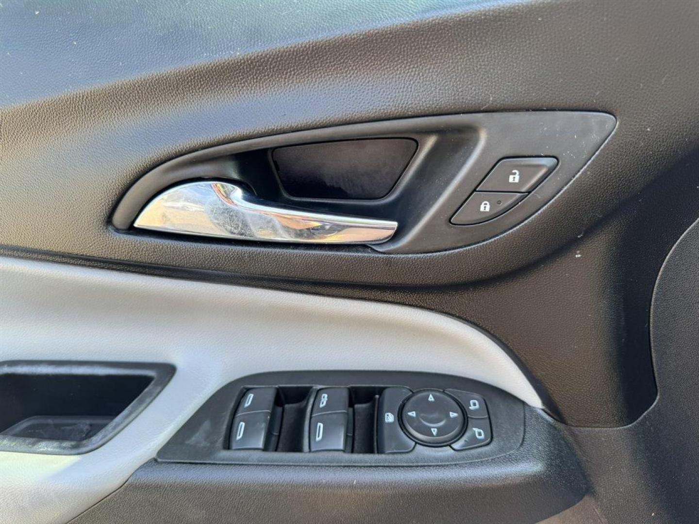 2021 Silver /Cream Chevrolet Equinox (3GNAXUEV3MS) with an 1.5l I-4 DI Dohc T/C 1.5l engine, Automatic transmission, located at 745 East Steele Rd., West Columbia, SC, 29170, (803) 755-9148, 33.927212, -81.148483 - Special Internet Price! 2021 Chevrolet Equinox - Photo#18