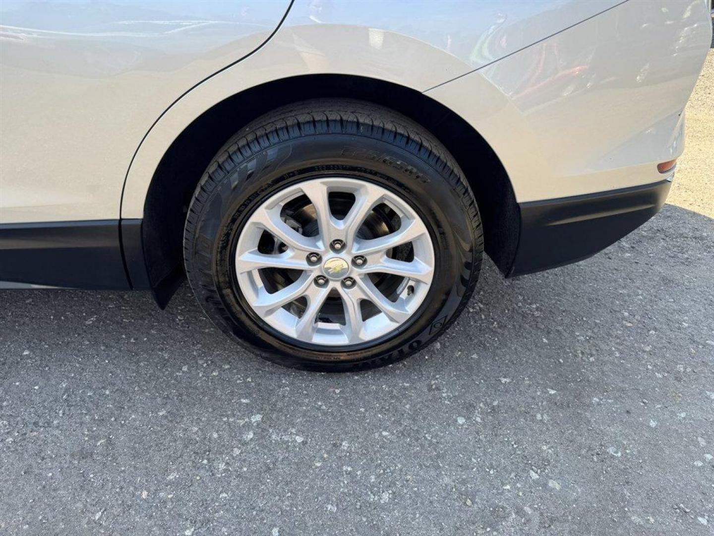 2021 Silver /Cream Chevrolet Equinox (3GNAXUEV3MS) with an 1.5l I-4 DI Dohc T/C 1.5l engine, Automatic transmission, located at 745 East Steele Rd., West Columbia, SC, 29170, (803) 755-9148, 33.927212, -81.148483 - Special Internet Price! 2021 Chevrolet Equinox - Photo#31