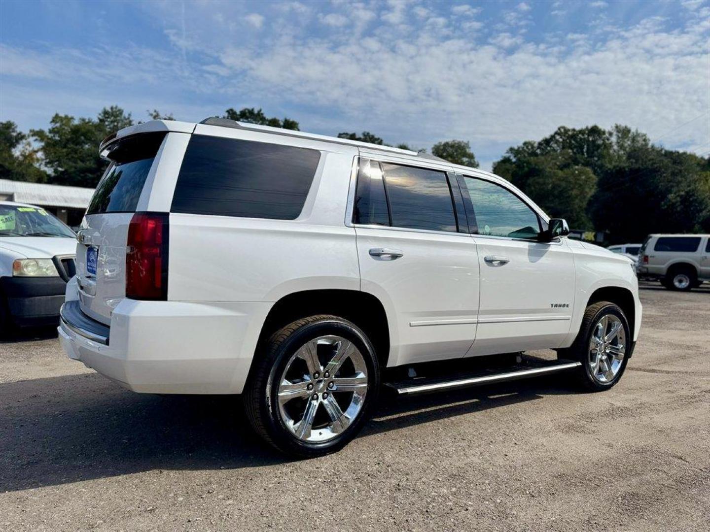 2018 White /Tan Chevrolet Tahoe (1GNSKCKC2JR) with an 5.3l V8 DI VVT Flex 5.3l engine, Automatic transmission, located at 745 East Steele Rd., West Columbia, SC, 29170, (803) 755-9148, 33.927212, -81.148483 - Special Internet Price! 2018 Chevrolet Tahoe - Photo#3