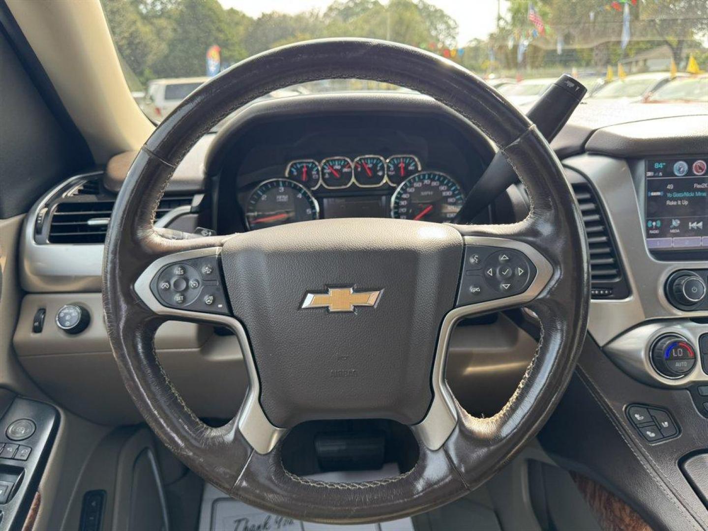 2018 White /Tan Chevrolet Tahoe (1GNSKCKC2JR) with an 5.3l V8 DI VVT Flex 5.3l engine, Automatic transmission, located at 745 East Steele Rd., West Columbia, SC, 29170, (803) 755-9148, 33.927212, -81.148483 - Special Internet Price! 2018 Chevrolet Tahoe - Photo#7