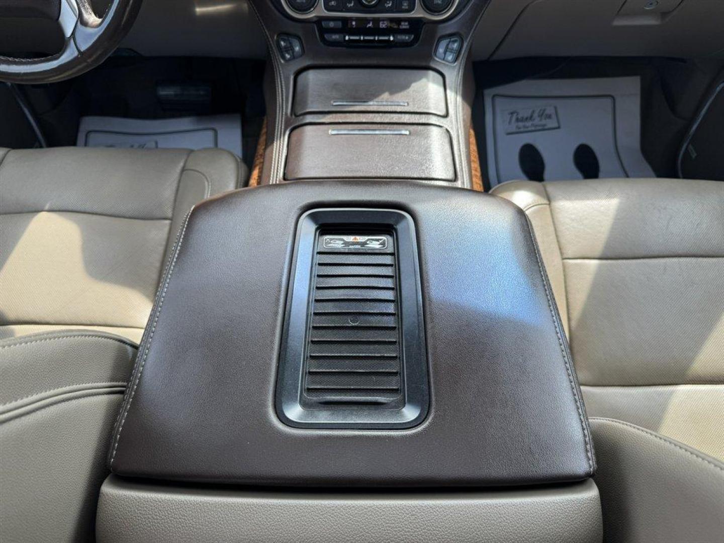 2018 White /Tan Chevrolet Tahoe (1GNSKCKC2JR) with an 5.3l V8 DI VVT Flex 5.3l engine, Automatic transmission, located at 745 East Steele Rd., West Columbia, SC, 29170, (803) 755-9148, 33.927212, -81.148483 - Special Internet Price! 2018 Chevrolet Tahoe - Photo#16