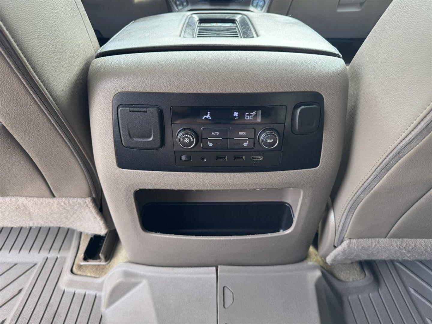 2018 White /Tan Chevrolet Tahoe (1GNSKCKC2JR) with an 5.3l V8 DI VVT Flex 5.3l engine, Automatic transmission, located at 745 East Steele Rd., West Columbia, SC, 29170, (803) 755-9148, 33.927212, -81.148483 - Special Internet Price! 2018 Chevrolet Tahoe - Photo#28