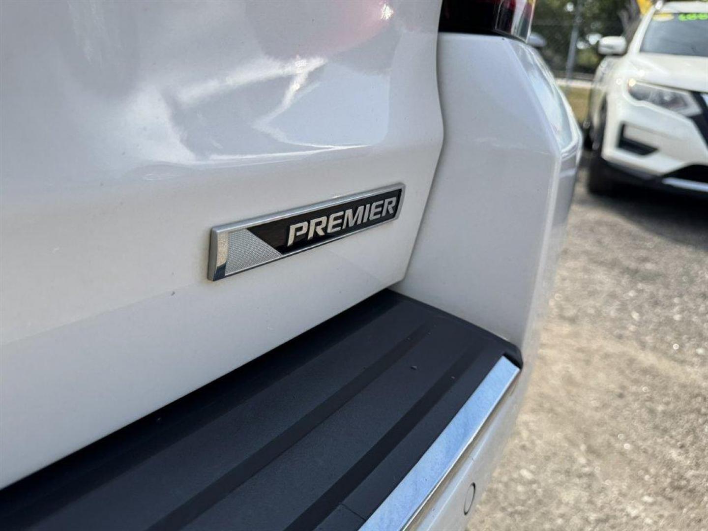 2018 White /Tan Chevrolet Tahoe (1GNSKCKC2JR) with an 5.3l V8 DI VVT Flex 5.3l engine, Automatic transmission, located at 745 East Steele Rd., West Columbia, SC, 29170, (803) 755-9148, 33.927212, -81.148483 - Special Internet Price! 2018 Chevrolet Tahoe - Photo#38