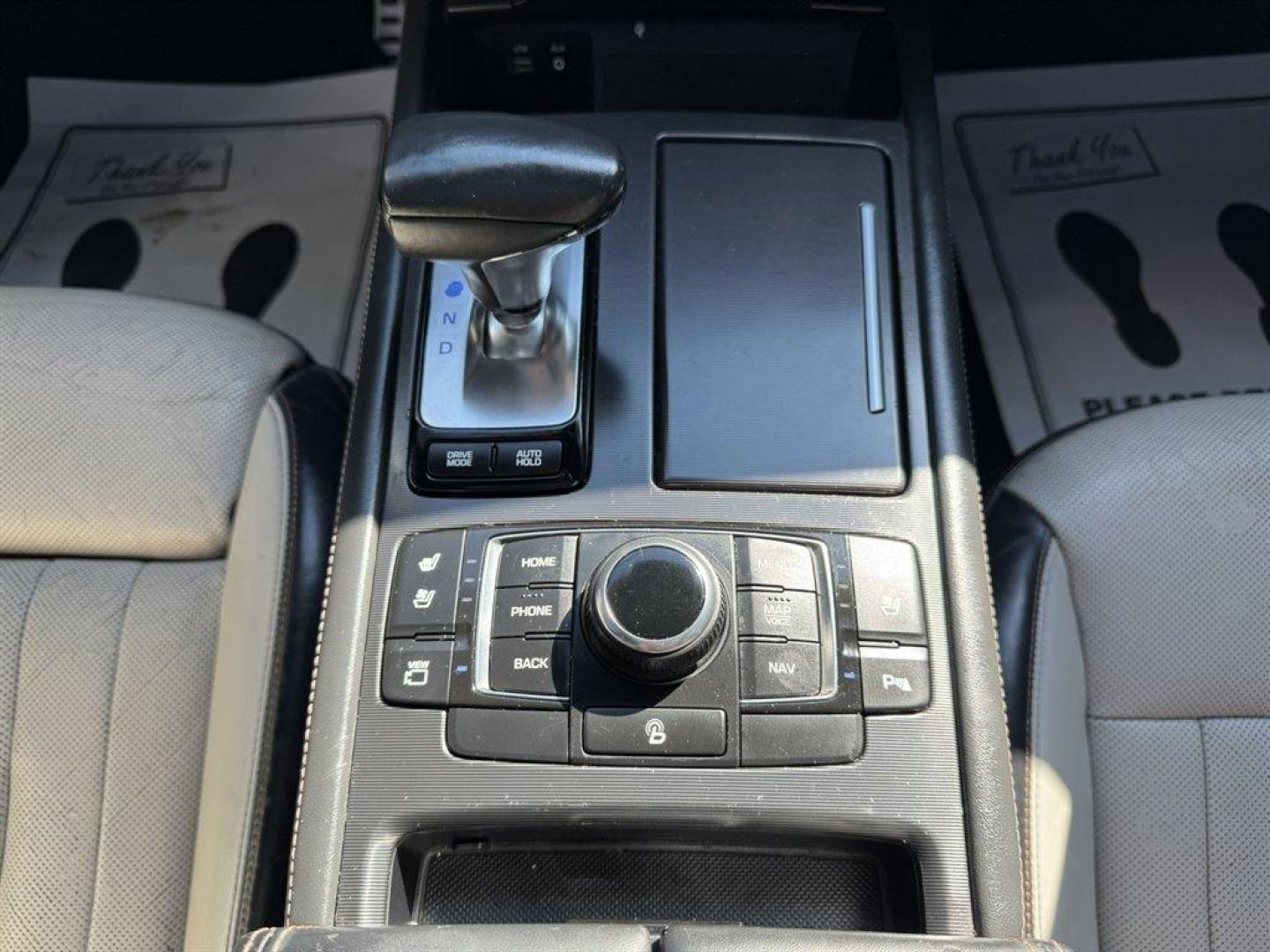 2018 White /Black Genesis G80 (KMHGN4JB8JU) with an 3.3l V6 DI Dohc T/C 3.3l engine, Automatic transmission, located at 745 East Steele Rd., West Columbia, SC, 29170, (803) 755-9148, 33.927212, -81.148483 - Special Internet Price! 2018 Genesis G80 - Photo#14