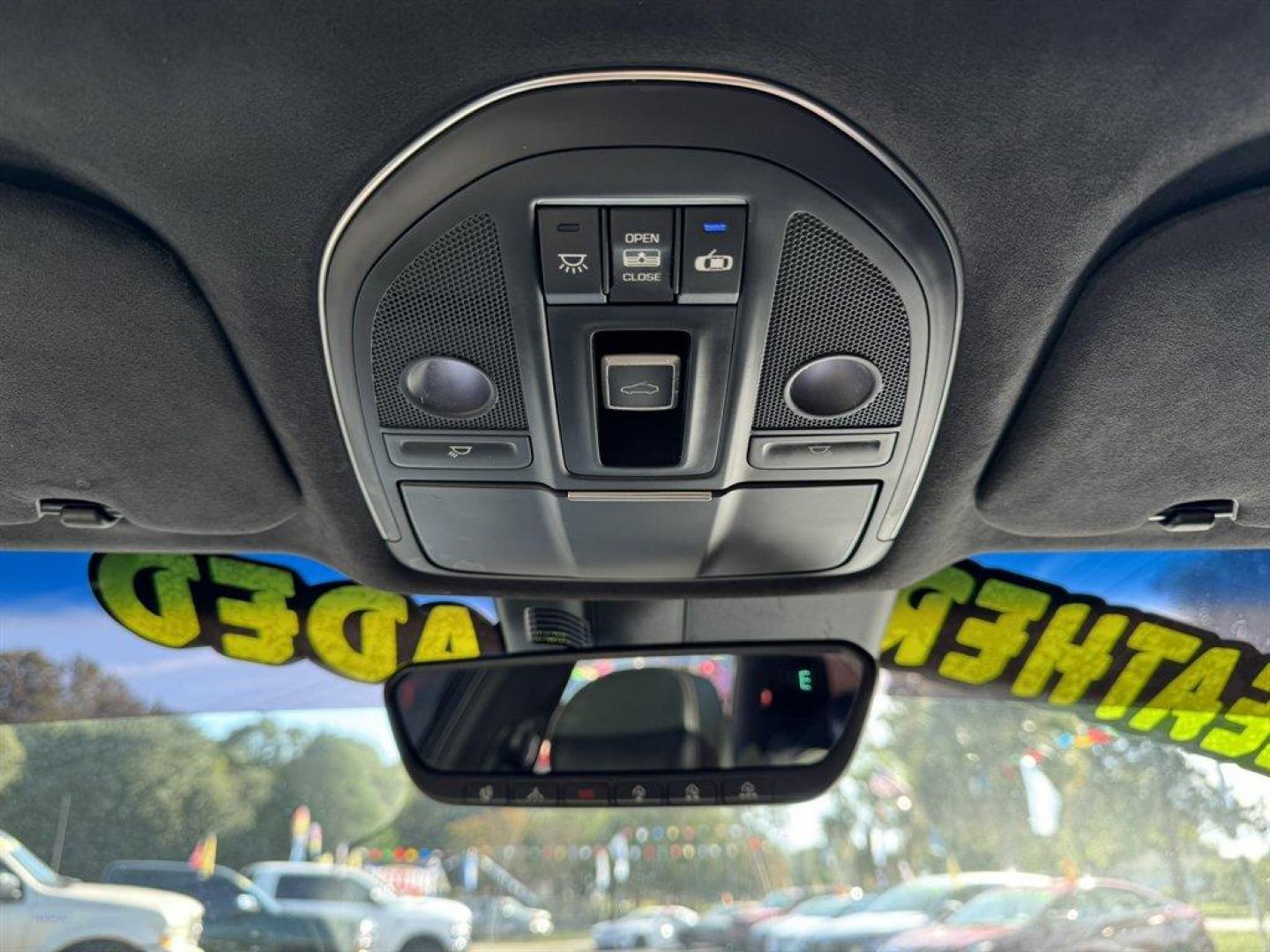 2018 White /Black Genesis G80 (KMHGN4JB8JU) with an 3.3l V6 DI Dohc T/C 3.3l engine, Automatic transmission, located at 745 East Steele Rd., West Columbia, SC, 29170, (803) 755-9148, 33.927212, -81.148483 - Special Internet Price! 2018 Genesis G80 - Photo#16