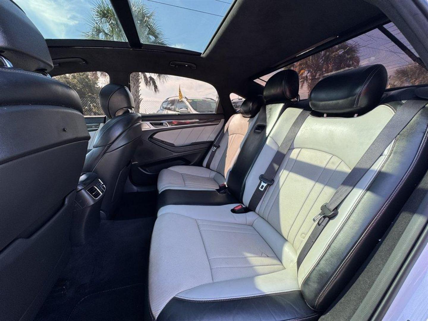 2018 White /Black Genesis G80 (KMHGN4JB8JU) with an 3.3l V6 DI Dohc T/C 3.3l engine, Automatic transmission, located at 745 East Steele Rd., West Columbia, SC, 29170, (803) 755-9148, 33.927212, -81.148483 - Special Internet Price! 2018 Genesis G80 - Photo#23