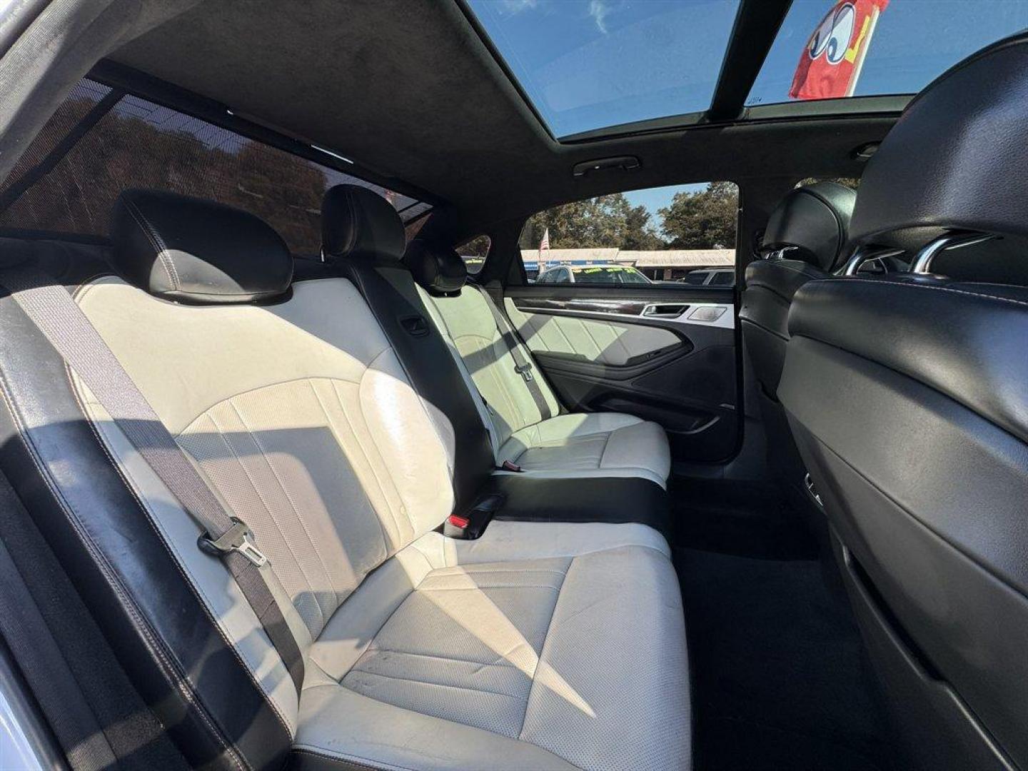 2018 White /Black Genesis G80 (KMHGN4JB8JU) with an 3.3l V6 DI Dohc T/C 3.3l engine, Automatic transmission, located at 745 East Steele Rd., West Columbia, SC, 29170, (803) 755-9148, 33.927212, -81.148483 - Special Internet Price! 2018 Genesis G80 - Photo#25