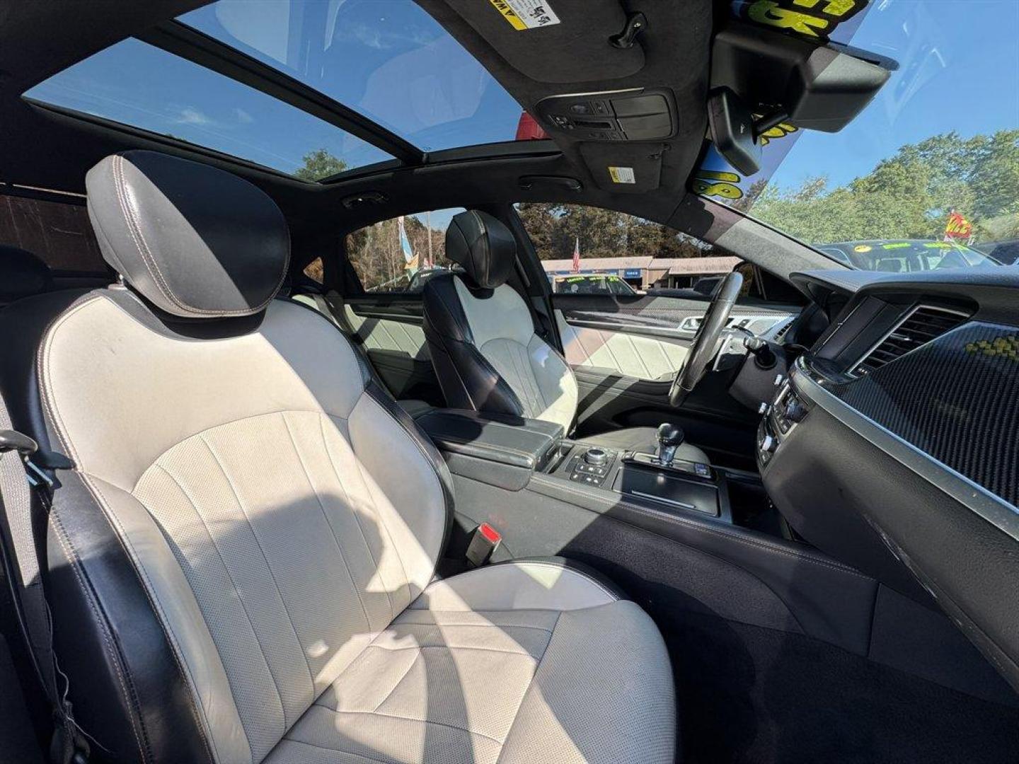 2018 White /Black Genesis G80 (KMHGN4JB8JU) with an 3.3l V6 DI Dohc T/C 3.3l engine, Automatic transmission, located at 745 East Steele Rd., West Columbia, SC, 29170, (803) 755-9148, 33.927212, -81.148483 - Special Internet Price! 2018 Genesis G80 - Photo#27