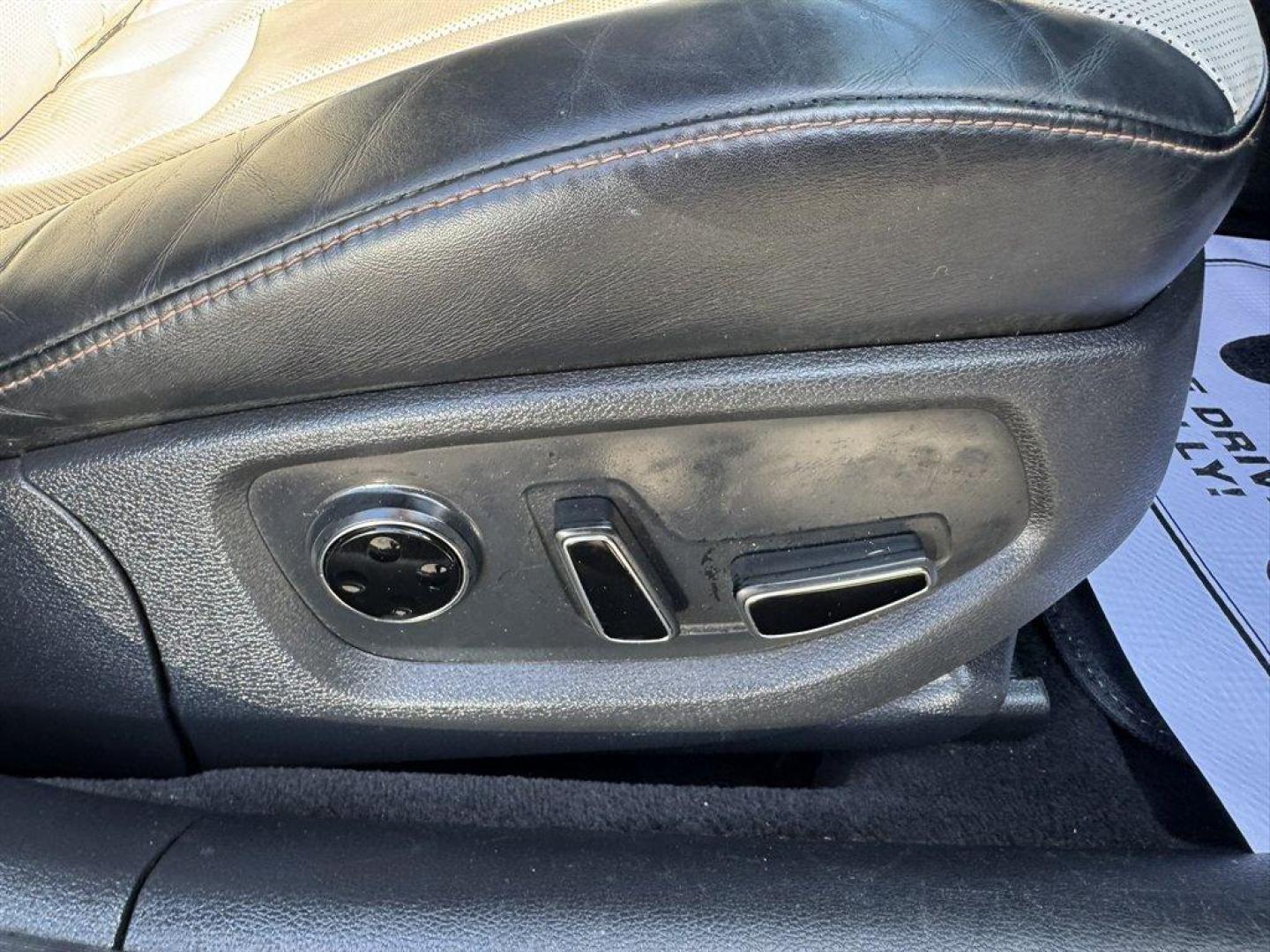 2018 White /Black Genesis G80 (KMHGN4JB8JU) with an 3.3l V6 DI Dohc T/C 3.3l engine, Automatic transmission, located at 745 East Steele Rd., West Columbia, SC, 29170, (803) 755-9148, 33.927212, -81.148483 - Special Internet Price! 2018 Genesis G80 - Photo#28