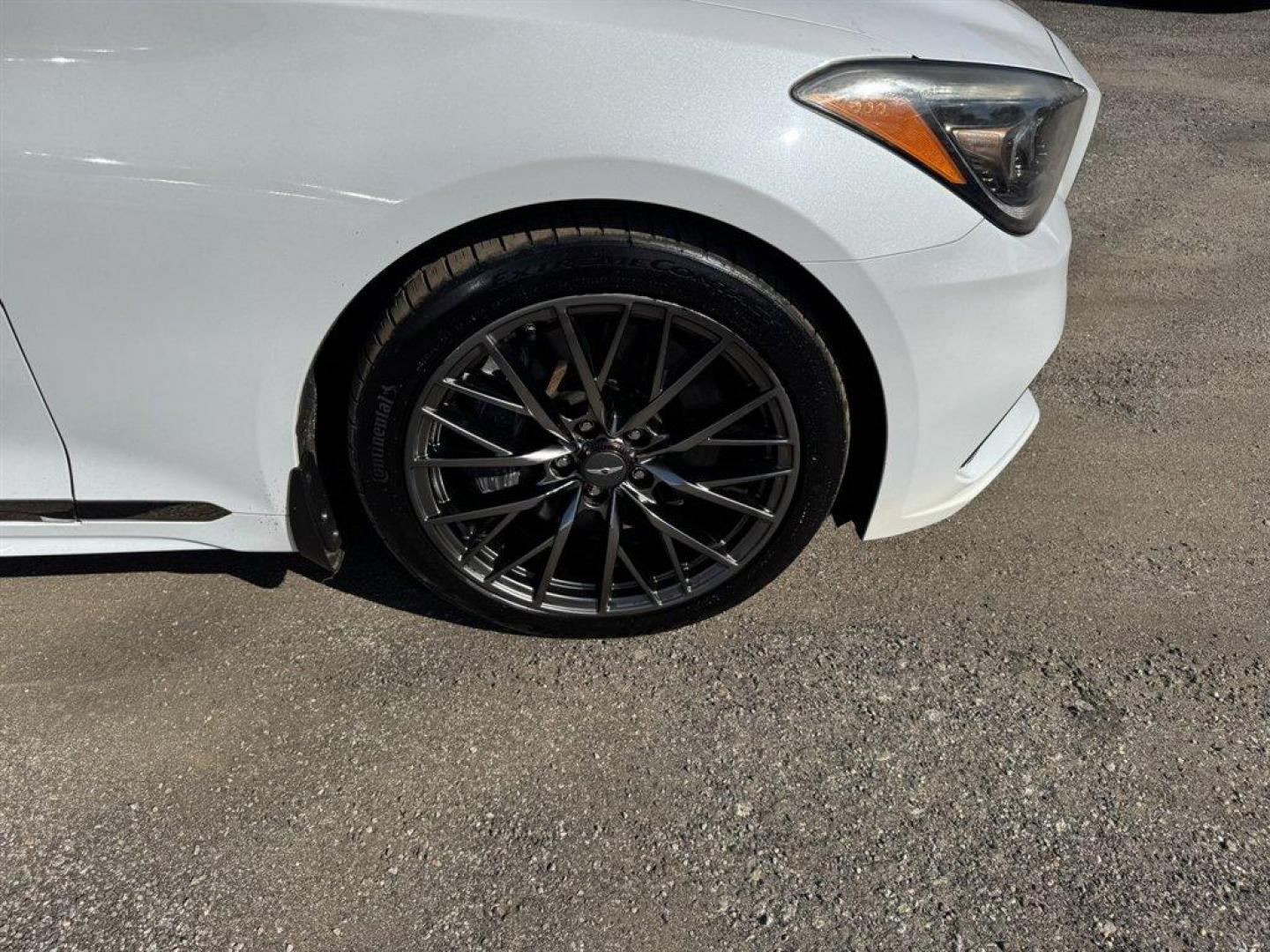 2018 White /Black Genesis G80 (KMHGN4JB8JU) with an 3.3l V6 DI Dohc T/C 3.3l engine, Automatic transmission, located at 745 East Steele Rd., West Columbia, SC, 29170, (803) 755-9148, 33.927212, -81.148483 - Special Internet Price! 2018 Genesis G80 - Photo#29