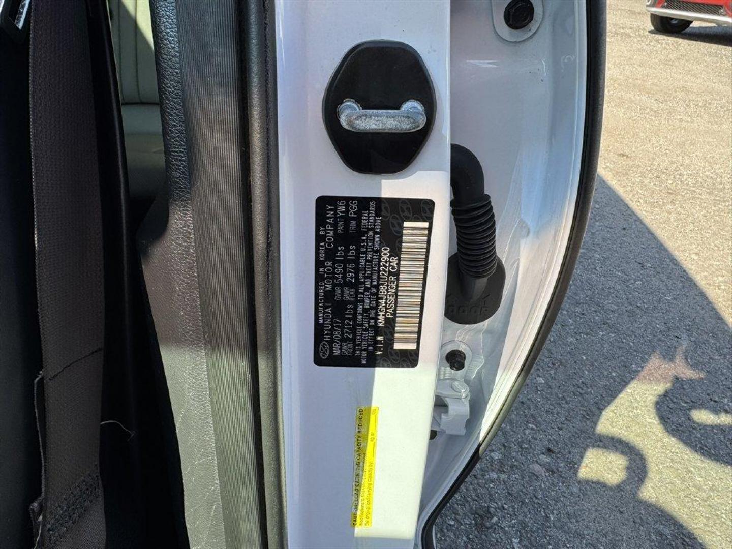 2018 White /Black Genesis G80 (KMHGN4JB8JU) with an 3.3l V6 DI Dohc T/C 3.3l engine, Automatic transmission, located at 745 East Steele Rd., West Columbia, SC, 29170, (803) 755-9148, 33.927212, -81.148483 - Special Internet Price! 2018 Genesis G80 - Photo#33