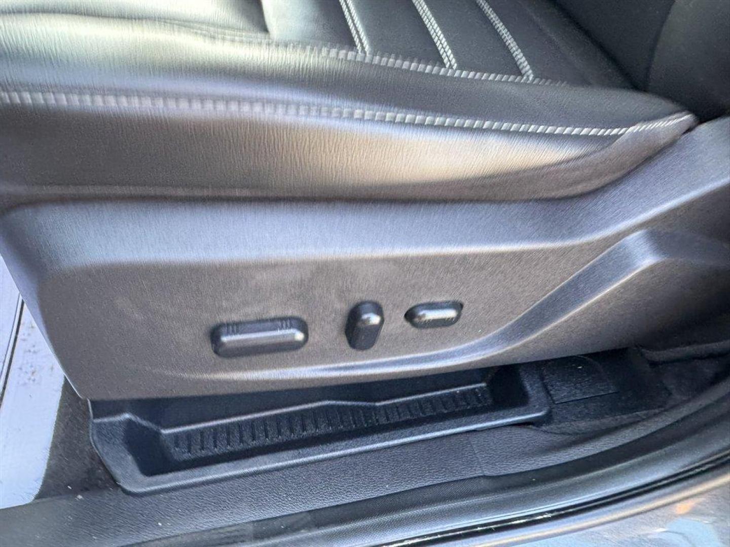 2017 Grey /Black Ford Escape (1FMCU9J99HU) with an 2.0l I-4 DI T/C Ecoboost engine, Automatic transmission, located at 745 East Steele Rd., West Columbia, SC, 29170, (803) 755-9148, 33.927212, -81.148483 - Special Internet Price! 2017 Ford Escape - Photo#19