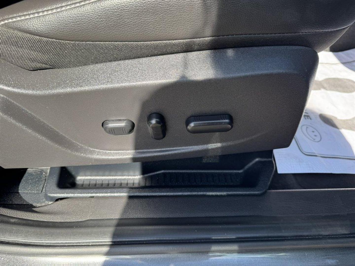 2017 Grey /Black Ford Escape (1FMCU9J99HU) with an 2.0l I-4 DI T/C Ecoboost engine, Automatic transmission, located at 745 East Steele Rd., West Columbia, SC, 29170, (803) 755-9148, 33.927212, -81.148483 - Special Internet Price! 2017 Ford Escape - Photo#26