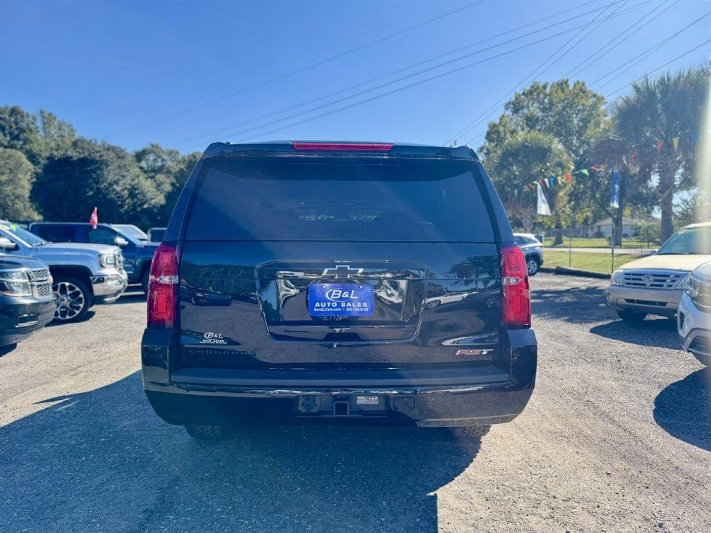 2020 Black /Black Chevrolet Suburban (1GNSKHKC0LR) with an 5.3l V8 DI VVT Flex 5.3l engine, Automatic transmission, located at 745 East Steele Rd., West Columbia, SC, 29170, (803) 755-9148, 33.927212, -81.148483 - Special Internet Price! 2020 Chevrolet Suburban - Photo#4