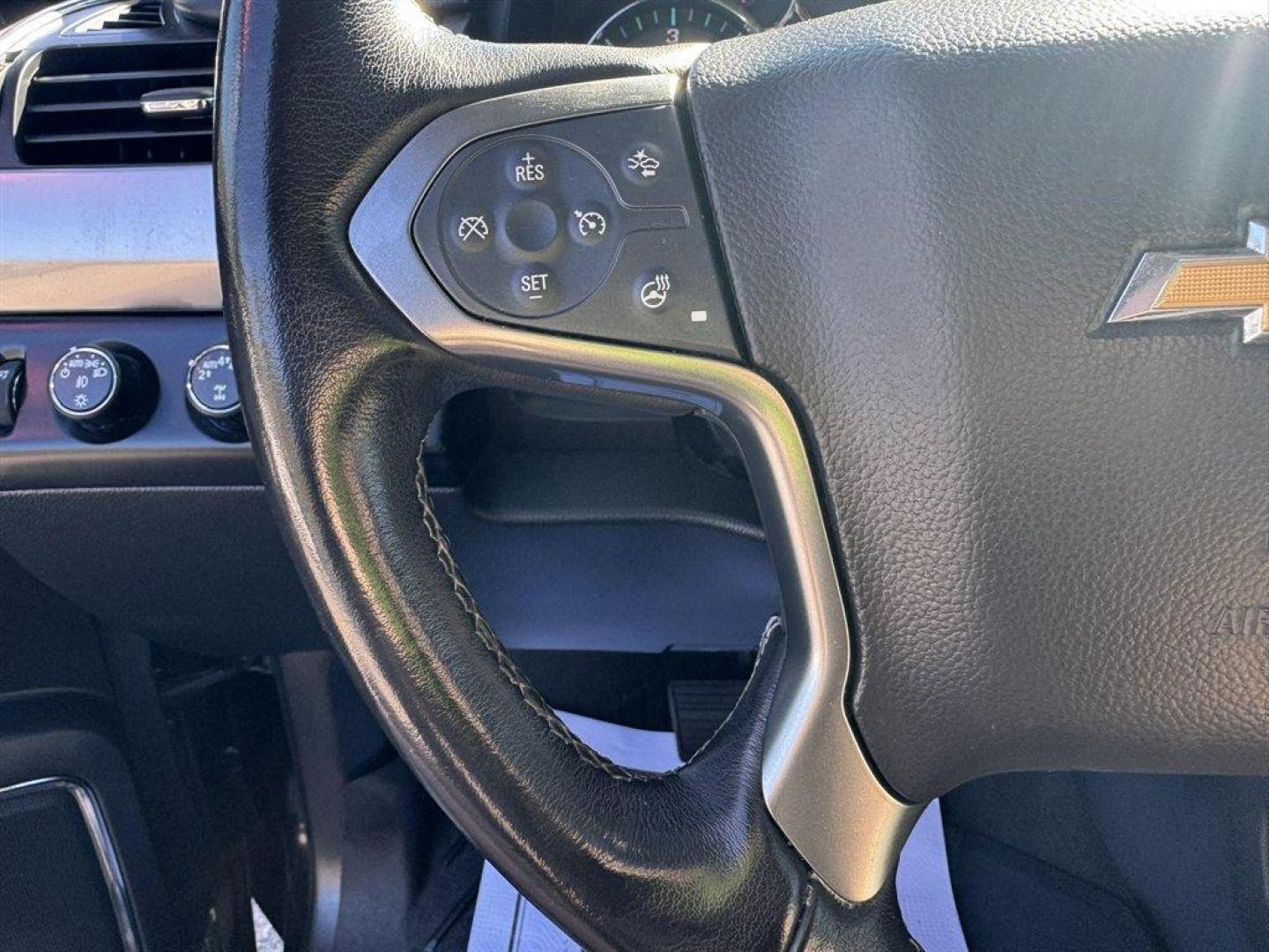 2020 Black /Black Chevrolet Suburban (1GNSKHKC0LR) with an 5.3l V8 DI VVT Flex 5.3l engine, Automatic transmission, located at 745 East Steele Rd., West Columbia, SC, 29170, (803) 755-9148, 33.927212, -81.148483 - Special Internet Price! 2020 Chevrolet Suburban - Photo#8