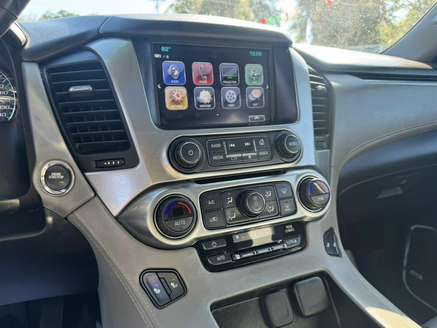 2020 Black /Black Chevrolet Suburban (1GNSKHKC0LR) with an 5.3l V8 DI VVT Flex 5.3l engine, Automatic transmission, located at 745 East Steele Rd., West Columbia, SC, 29170, (803) 755-9148, 33.927212, -81.148483 - Special Internet Price! 2020 Chevrolet Suburban - Photo#12