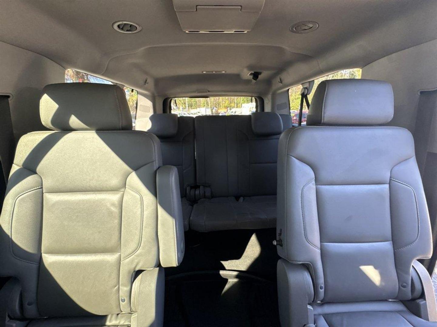 2020 Black /Black Chevrolet Suburban (1GNSKHKC0LR) with an 5.3l V8 DI VVT Flex 5.3l engine, Automatic transmission, located at 745 East Steele Rd., West Columbia, SC, 29170, (803) 755-9148, 33.927212, -81.148483 - Special Internet Price! 2020 Chevrolet Suburban - Photo#26