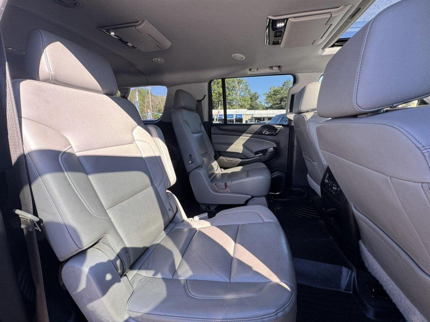 2020 Black /Black Chevrolet Suburban (1GNSKHKC0LR) with an 5.3l V8 DI VVT Flex 5.3l engine, Automatic transmission, located at 745 East Steele Rd., West Columbia, SC, 29170, (803) 755-9148, 33.927212, -81.148483 - Special Internet Price! 2020 Chevrolet Suburban - Photo#29