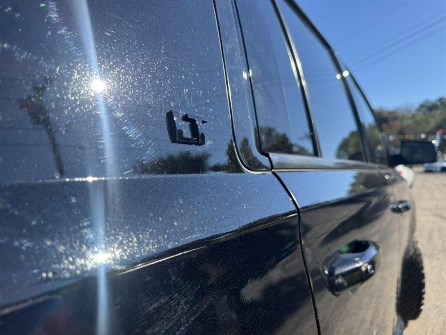 2020 Black /Black Chevrolet Suburban (1GNSKHKC0LR) with an 5.3l V8 DI VVT Flex 5.3l engine, Automatic transmission, located at 745 East Steele Rd., West Columbia, SC, 29170, (803) 755-9148, 33.927212, -81.148483 - Special Internet Price! 2020 Chevrolet Suburban - Photo#36