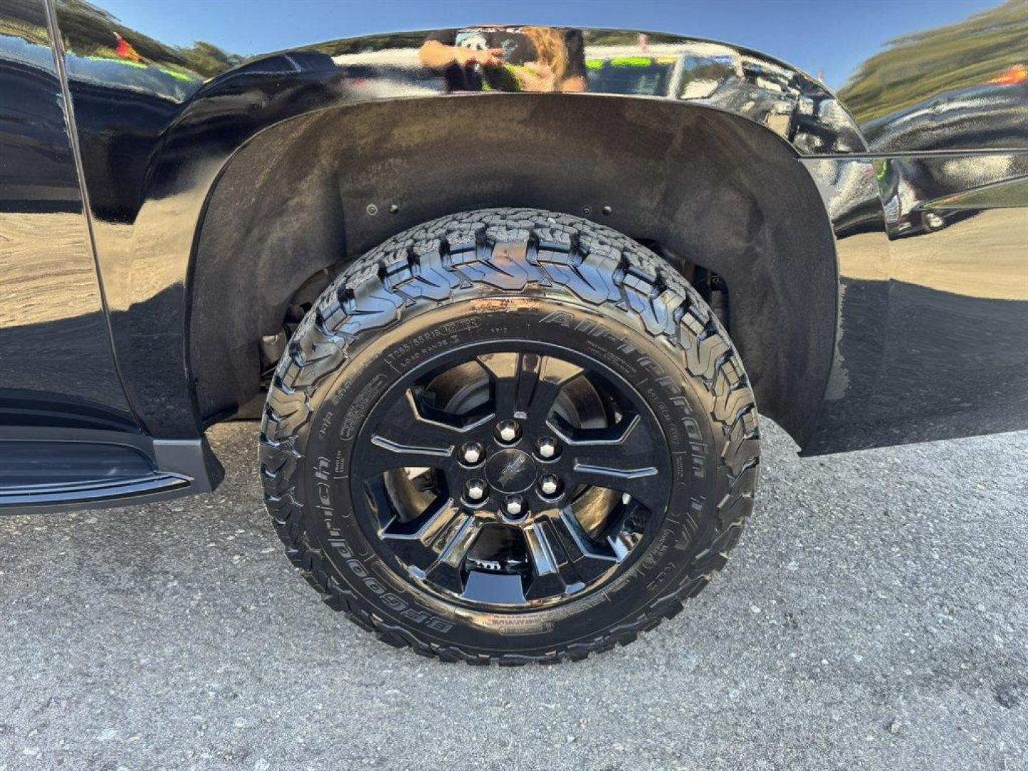 2020 Black /Black Chevrolet Suburban (1GNSKHKC0LR) with an 5.3l V8 DI VVT Flex 5.3l engine, Automatic transmission, located at 745 East Steele Rd., West Columbia, SC, 29170, (803) 755-9148, 33.927212, -81.148483 - Special Internet Price! 2020 Chevrolet Suburban - Photo#40