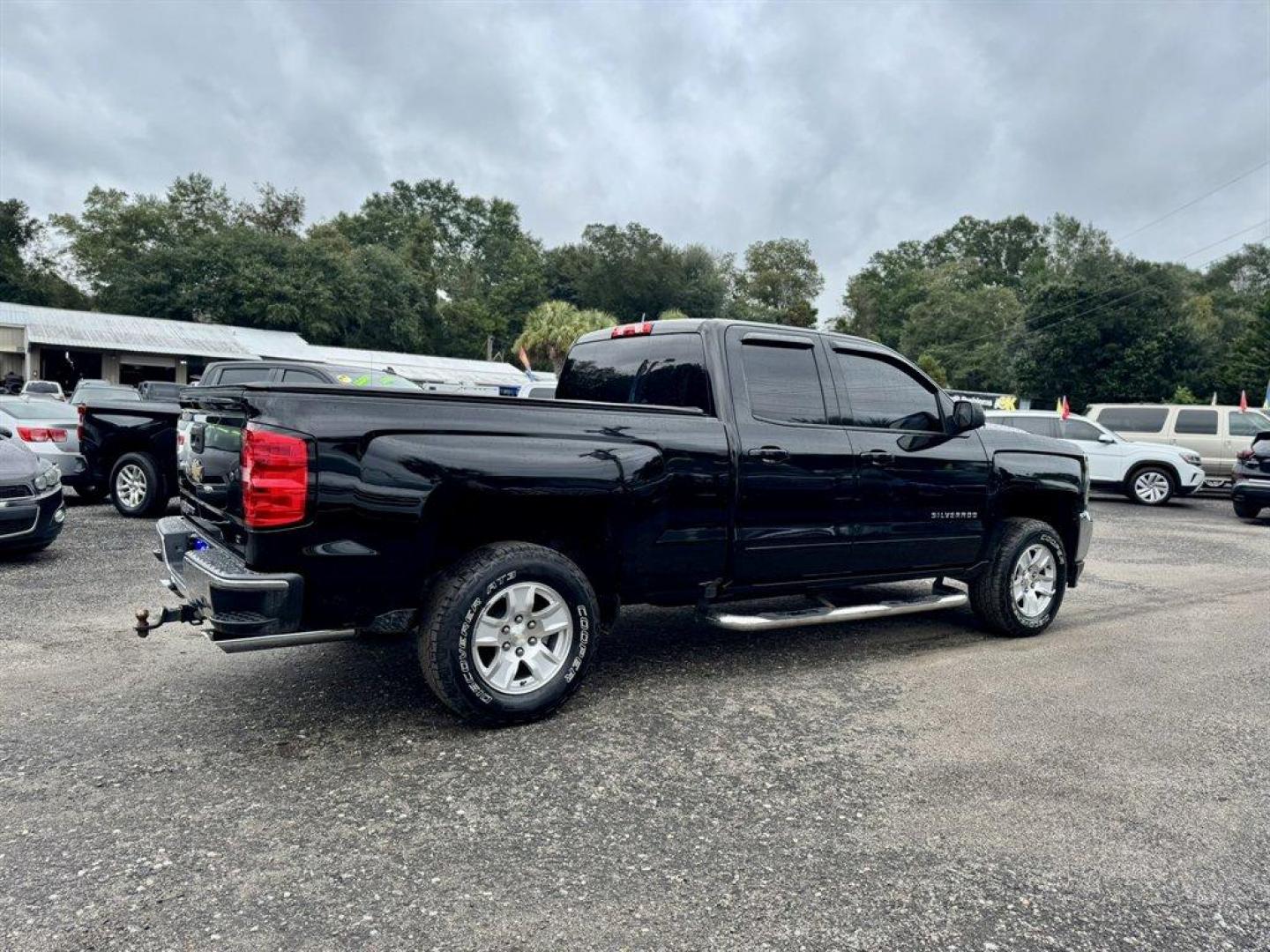 2018 Black /Grey Chevrolet Silverado 1500 (1GCRCREC7JZ) with an 5.3l V8 DI VVT Flex 5.3l engine, Automatic transmission, located at 745 East Steele Rd., West Columbia, SC, 29170, (803) 755-9148, 33.927212, -81.148483 - Special Internet Price! 2018 Chevrolet Silverado 1500 - Photo#3
