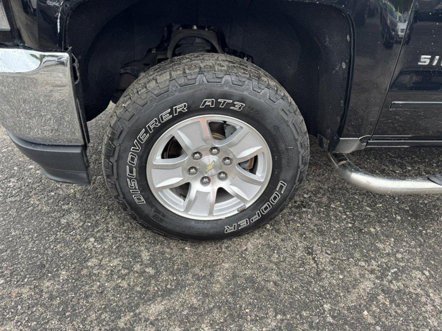 2018 Black /Grey Chevrolet Silverado 1500 (1GCRCREC7JZ) with an 5.3l V8 DI VVT Flex 5.3l engine, Automatic transmission, located at 745 East Steele Rd., West Columbia, SC, 29170, (803) 755-9148, 33.927212, -81.148483 - Special Internet Price! 2018 Chevrolet Silverado 1500 - Photo#29