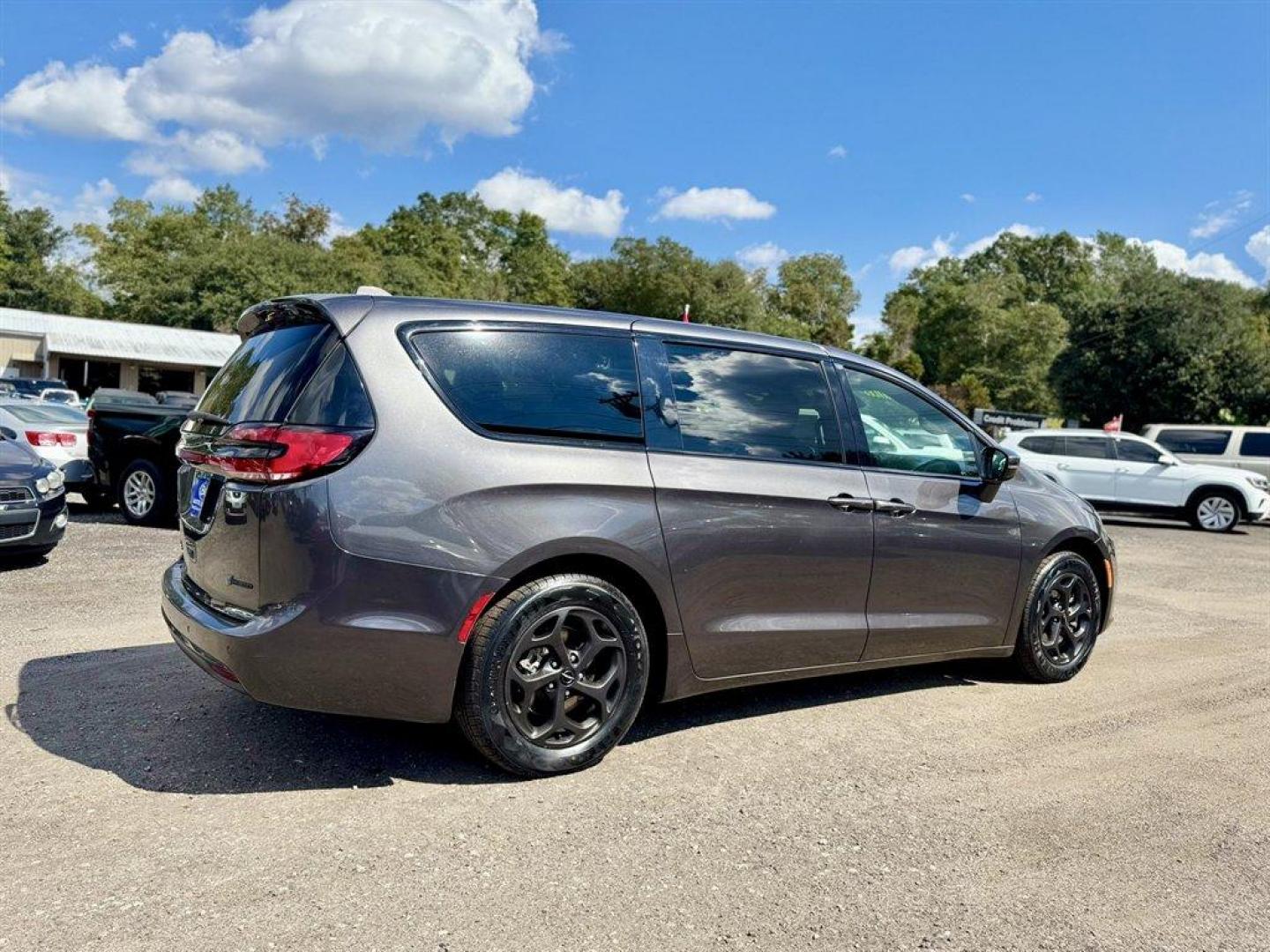 2022 Grey /Black Chrysler Pacifica (2C4RC1L76NR) with an 3.6l V6 Smpi Dohc Phev 3. engine, Automatic transmission, located at 745 East Steele Rd., West Columbia, SC, 29170, (803) 755-9148, 33.927212, -81.148483 - Special Internet Price! 2022 Chrysler Pacifica - Photo#3