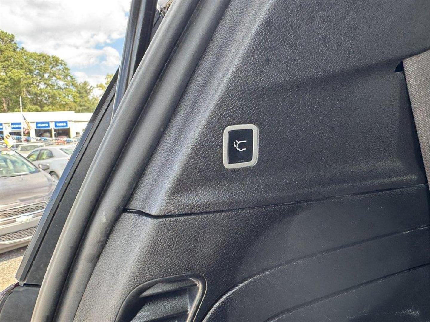 2022 Grey /Black Chrysler Pacifica (2C4RC1L76NR) with an 3.6l V6 Smpi Dohc Phev 3. engine, Automatic transmission, located at 745 East Steele Rd., West Columbia, SC, 29170, (803) 755-9148, 33.927212, -81.148483 - Special Internet Price! 2022 Chrysler Pacifica - Photo#29