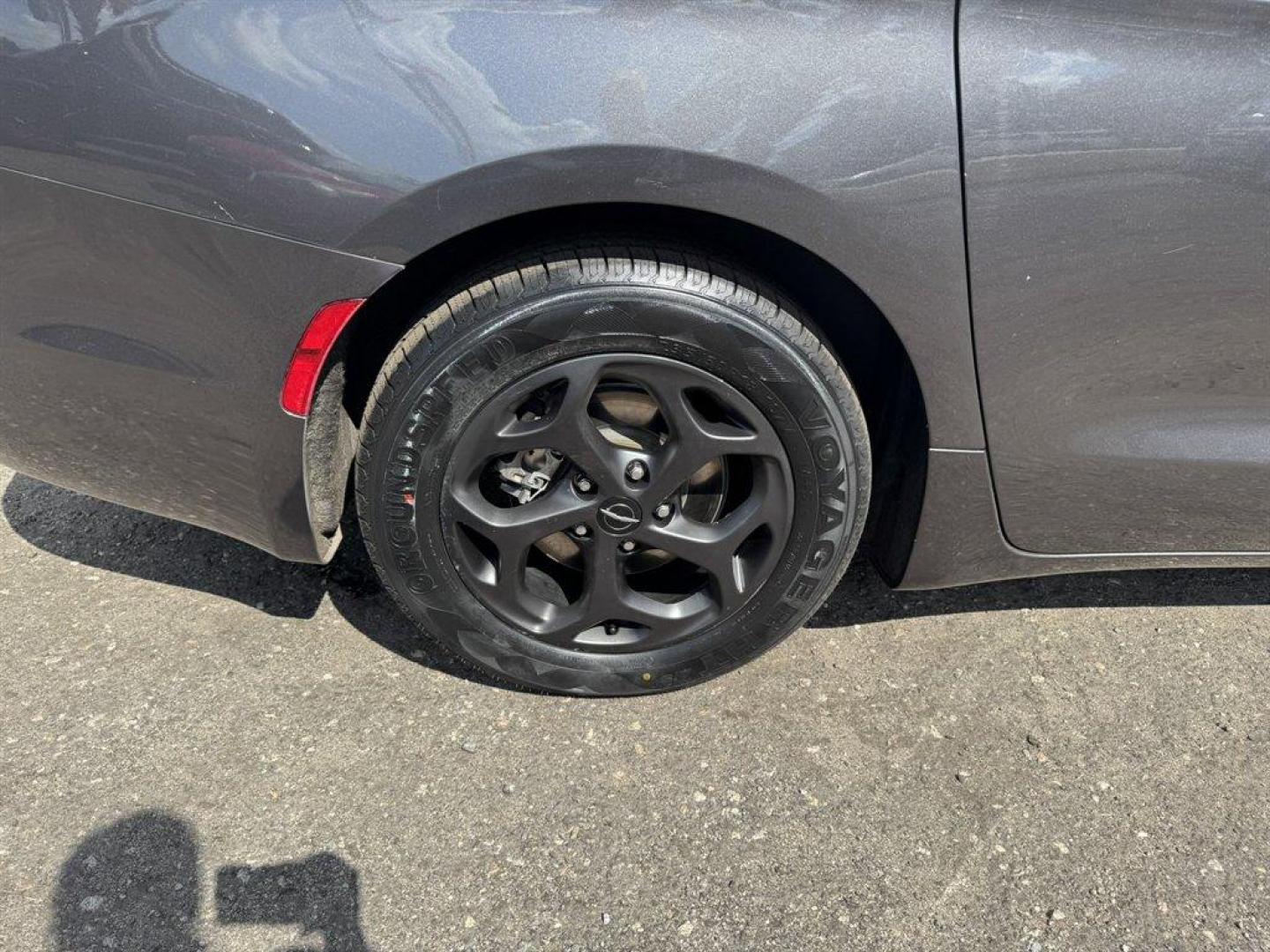 2022 Grey /Black Chrysler Pacifica (2C4RC1L76NR) with an 3.6l V6 Smpi Dohc Phev 3. engine, Automatic transmission, located at 745 East Steele Rd., West Columbia, SC, 29170, (803) 755-9148, 33.927212, -81.148483 - Special Internet Price! 2022 Chrysler Pacifica - Photo#34