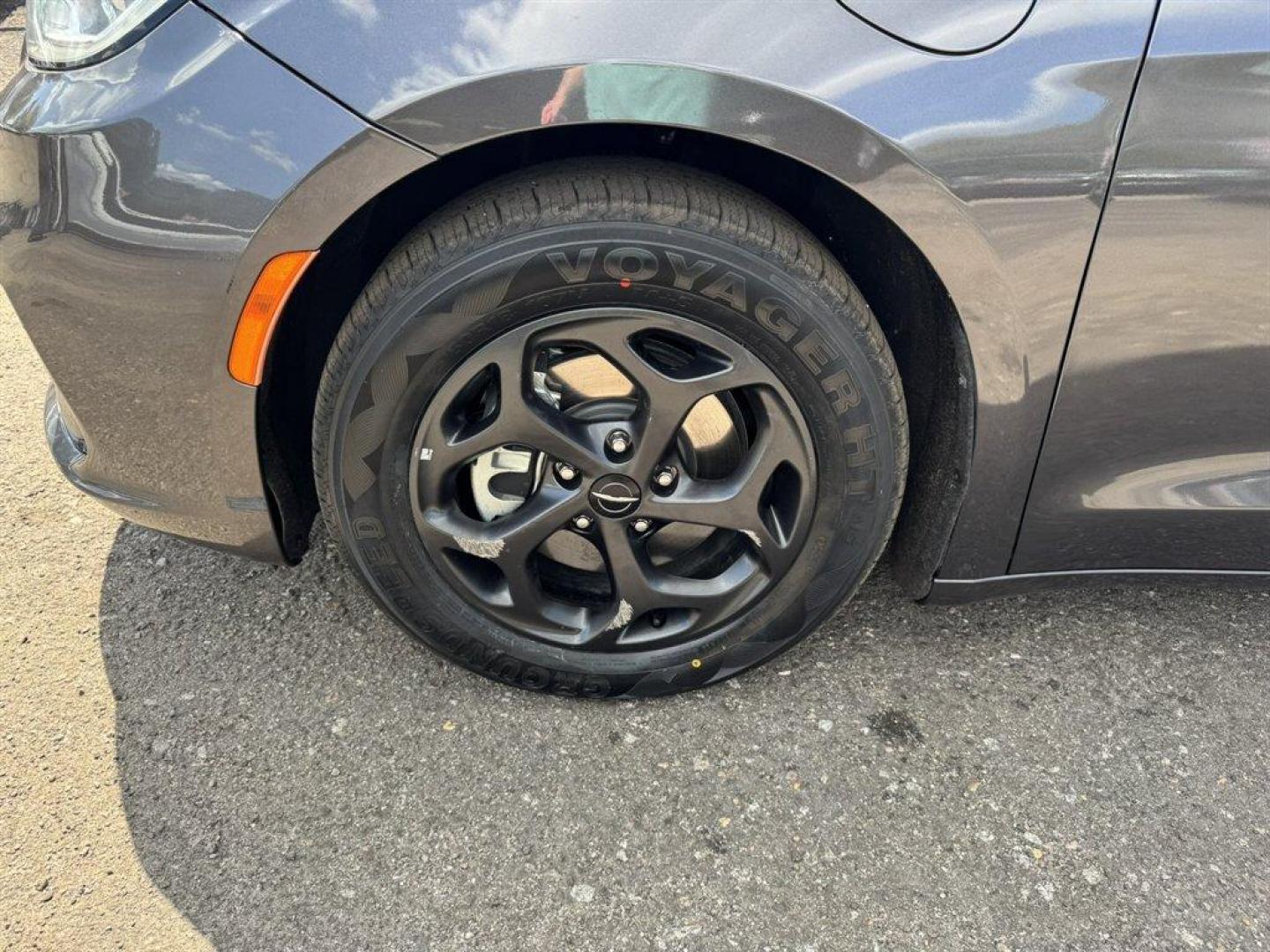 2022 Grey /Black Chrysler Pacifica (2C4RC1L76NR) with an 3.6l V6 Smpi Dohc Phev 3. engine, Automatic transmission, located at 745 East Steele Rd., West Columbia, SC, 29170, (803) 755-9148, 33.927212, -81.148483 - Special Internet Price! 2022 Chrysler Pacifica - Photo#36