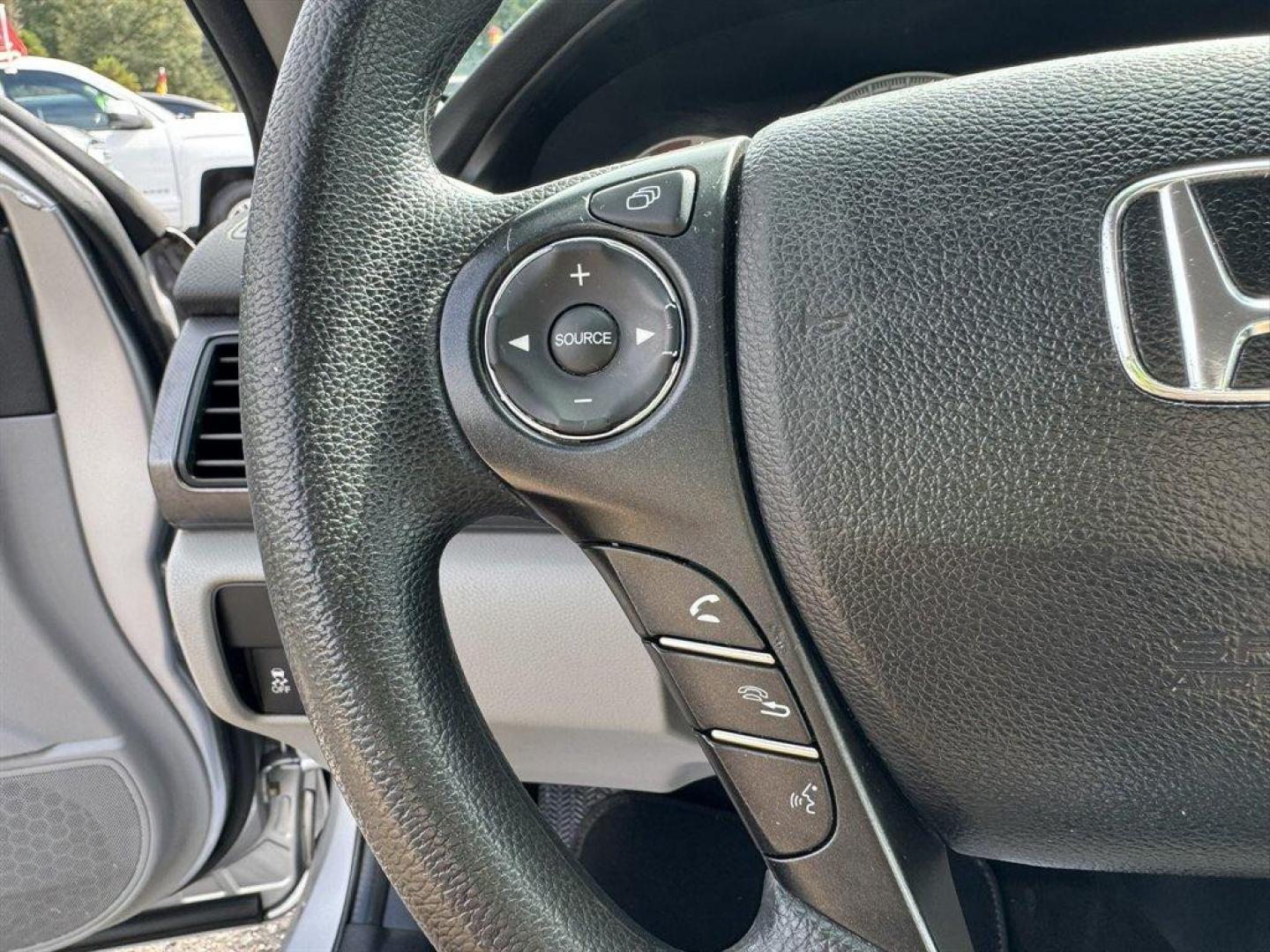 2013 Silver /Grey Honda Accord (1HGCR2F34DA) with an 2.4l I-4 DI Dohc 2.4l engine, Automatic transmission, located at 745 East Steele Rd., West Columbia, SC, 29170, (803) 755-9148, 33.927212, -81.148483 - Special Internet Price! 2013 Honda Accord - Photo#8