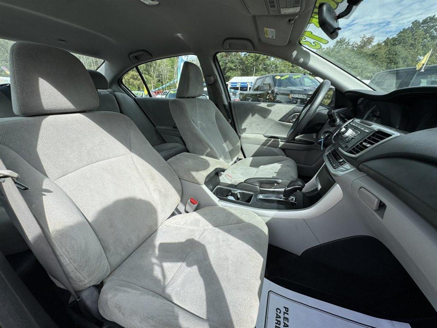 2013 Silver /Grey Honda Accord (1HGCR2F34DA) with an 2.4l I-4 DI Dohc 2.4l engine, Automatic transmission, located at 745 East Steele Rd., West Columbia, SC, 29170, (803) 755-9148, 33.927212, -81.148483 - Special Internet Price! 2013 Honda Accord - Photo#23