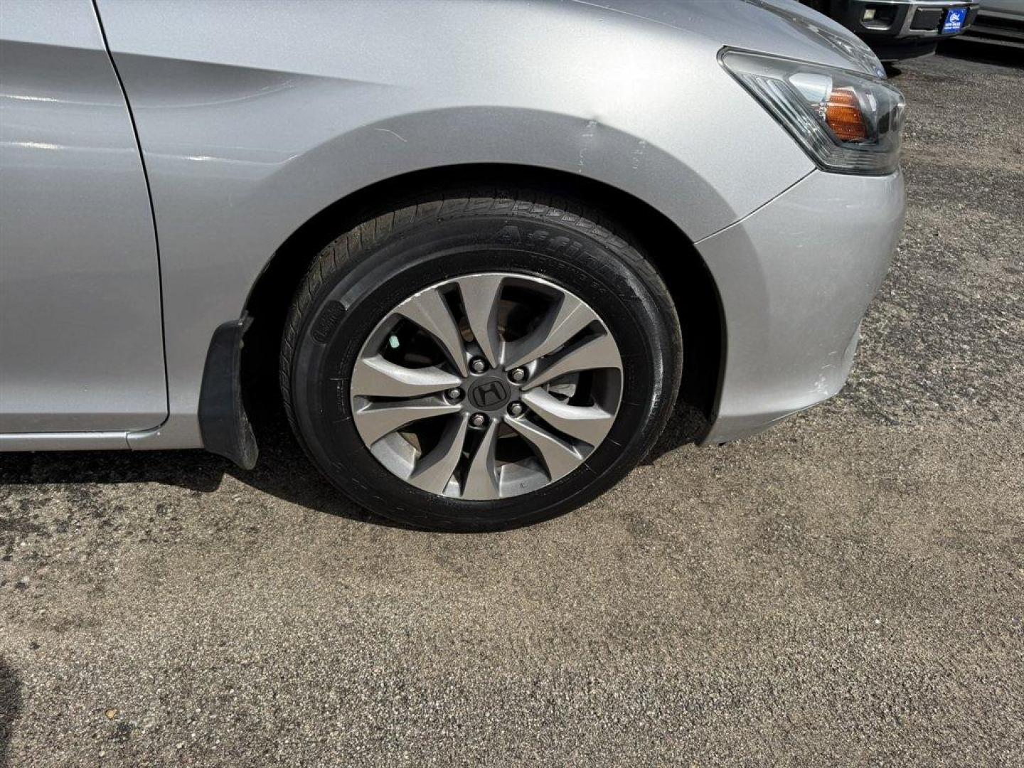 2013 Silver /Grey Honda Accord (1HGCR2F34DA) with an 2.4l I-4 DI Dohc 2.4l engine, Automatic transmission, located at 745 East Steele Rd., West Columbia, SC, 29170, (803) 755-9148, 33.927212, -81.148483 - Special Internet Price! 2013 Honda Accord - Photo#24