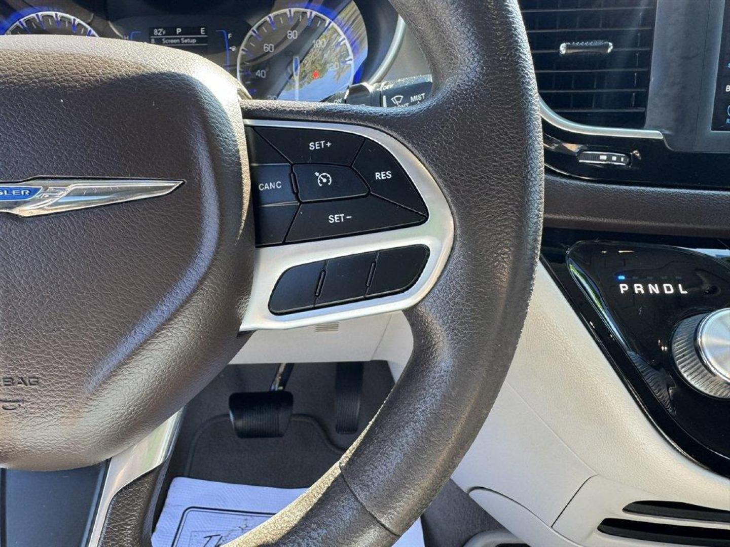 2021 White /Grey Chrysler Voyager (2C4RC1CG2MR) with an 3.6l V6 MPI Dohc VVT Flex engine, Automatic transmission, located at 745 East Steele Rd., West Columbia, SC, 29170, (803) 755-9148, 33.927212, -81.148483 - Special Internet Price! 2021 Chrysler Voyager - Photo#9