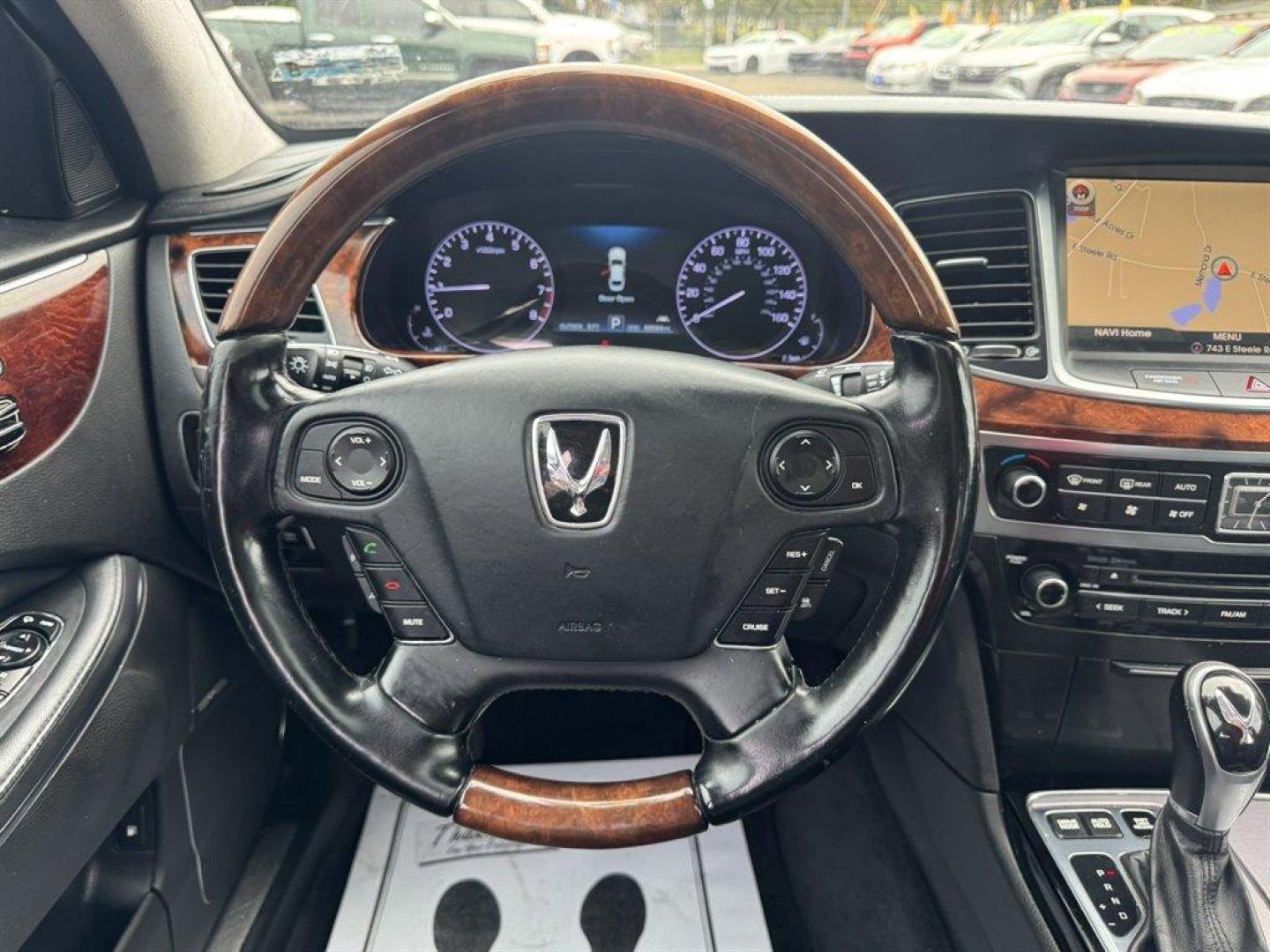 2015 Grey /Black Hyundai Equus (KMHGH4JHXFU) with an 5.0l V8 DI Dohc Cvvt 5.0l engine, Automatic transmission, located at 745 East Steele Rd., West Columbia, SC, 29170, (803) 755-9148, 33.927212, -81.148483 - Special Internet Price! 2015 Hyundai Equus - Photo#7