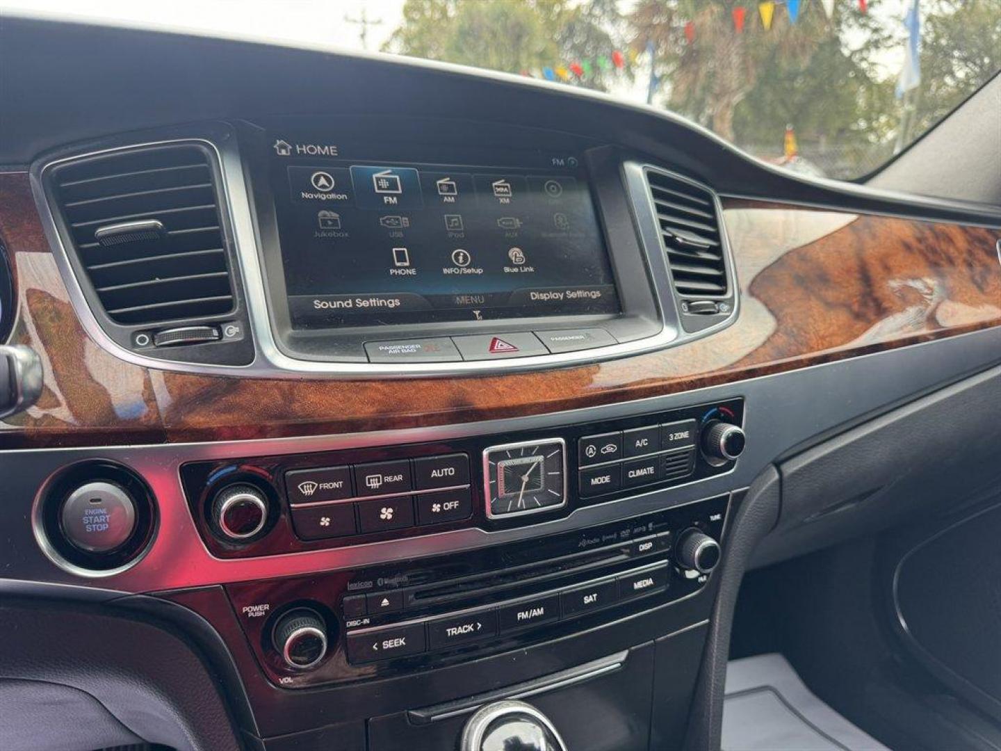 2015 Grey /Black Hyundai Equus (KMHGH4JHXFU) with an 5.0l V8 DI Dohc Cvvt 5.0l engine, Automatic transmission, located at 745 East Steele Rd., West Columbia, SC, 29170, (803) 755-9148, 33.927212, -81.148483 - Special Internet Price! 2015 Hyundai Equus - Photo#13