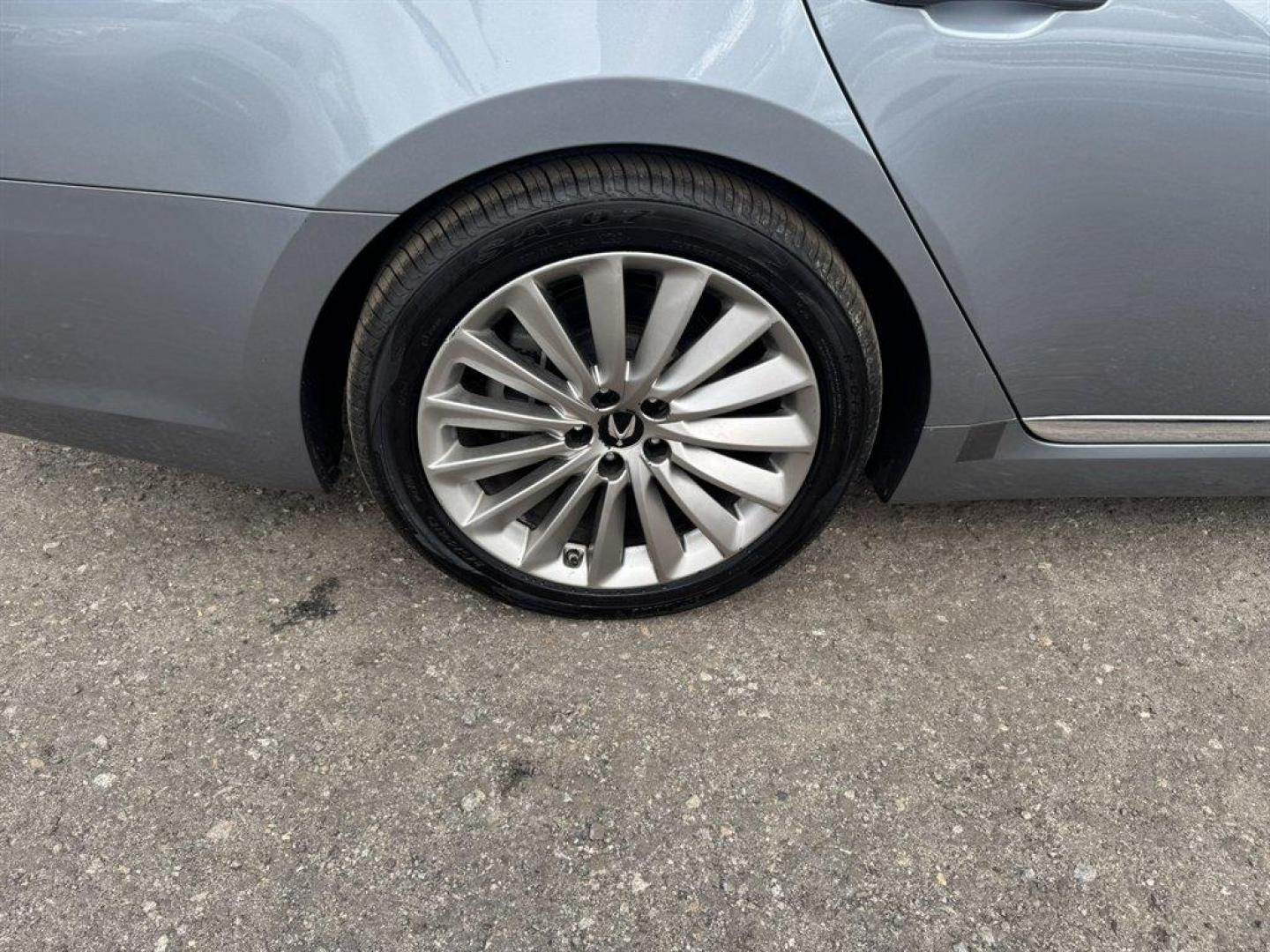 2015 Grey /Black Hyundai Equus (KMHGH4JHXFU) with an 5.0l V8 DI Dohc Cvvt 5.0l engine, Automatic transmission, located at 745 East Steele Rd., West Columbia, SC, 29170, (803) 755-9148, 33.927212, -81.148483 - Special Internet Price! 2015 Hyundai Equus - Photo#30