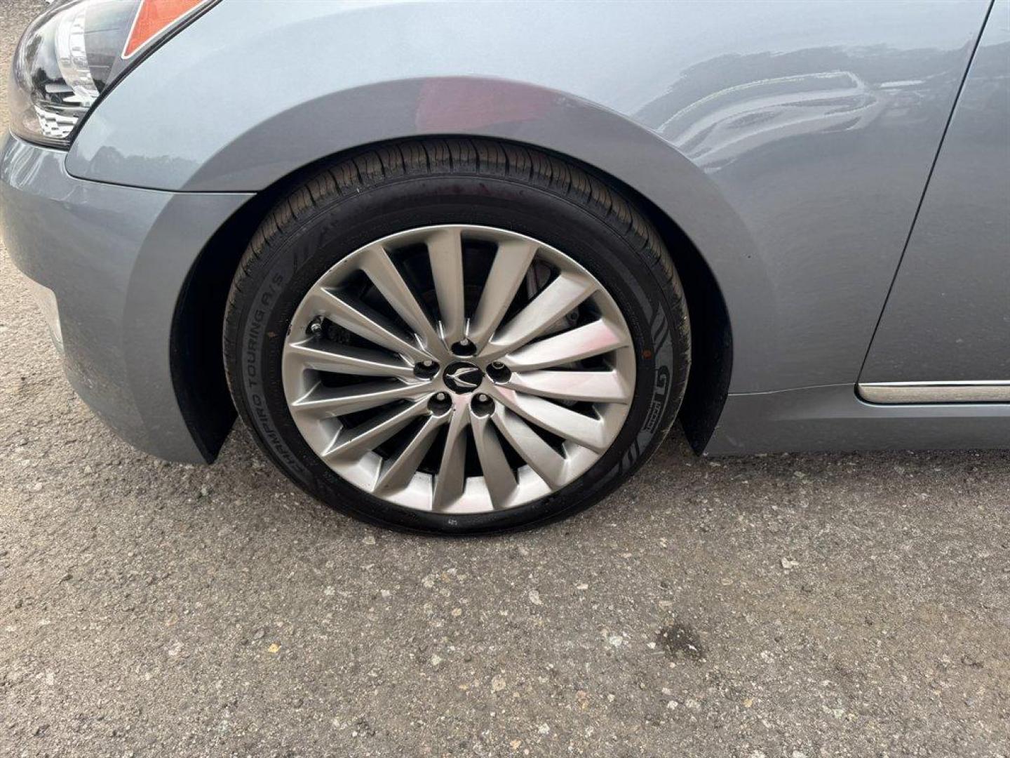 2015 Grey /Black Hyundai Equus (KMHGH4JHXFU) with an 5.0l V8 DI Dohc Cvvt 5.0l engine, Automatic transmission, located at 745 East Steele Rd., West Columbia, SC, 29170, (803) 755-9148, 33.927212, -81.148483 - Special Internet Price! 2015 Hyundai Equus - Photo#32