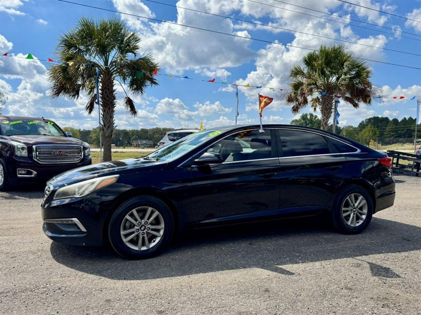 2015 Black /Grey Hyundai Sonata (5NPE24AF4FH) with an 2.4l I-4 DI Dohc 2.4l engine, Automatic transmission, located at 745 East Steele Rd., West Columbia, SC, 29170, (803) 755-9148, 33.927212, -81.148483 - Special Internet Price! 2015 Hyundai Sonata - Photo#0