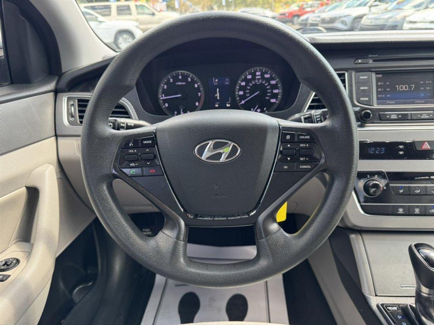 2015 Black /Grey Hyundai Sonata (5NPE24AF4FH) with an 2.4l I-4 DI Dohc 2.4l engine, Automatic transmission, located at 745 East Steele Rd., West Columbia, SC, 29170, (803) 755-9148, 33.927212, -81.148483 - Special Internet Price! 2015 Hyundai Sonata - Photo#7